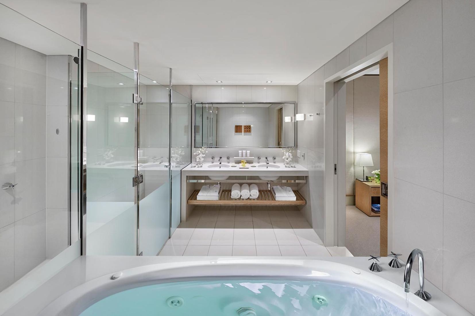 Suite - Photo 2