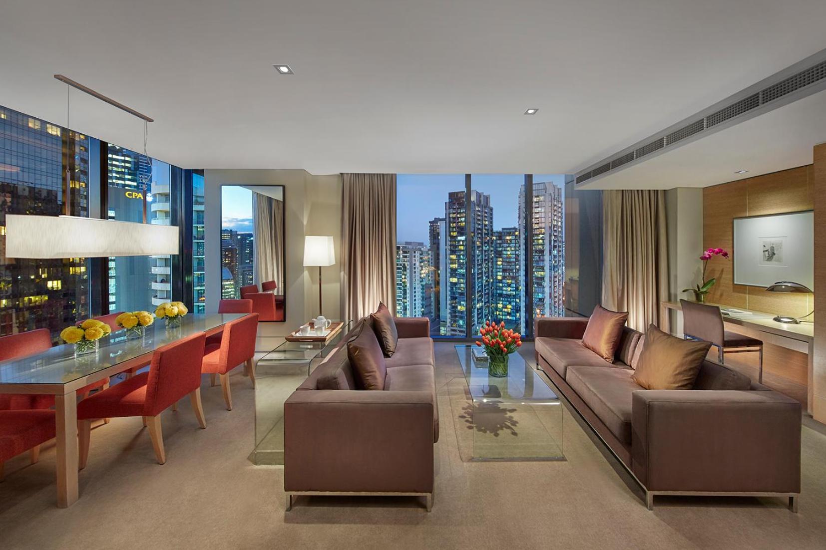 Suite - Photo 1