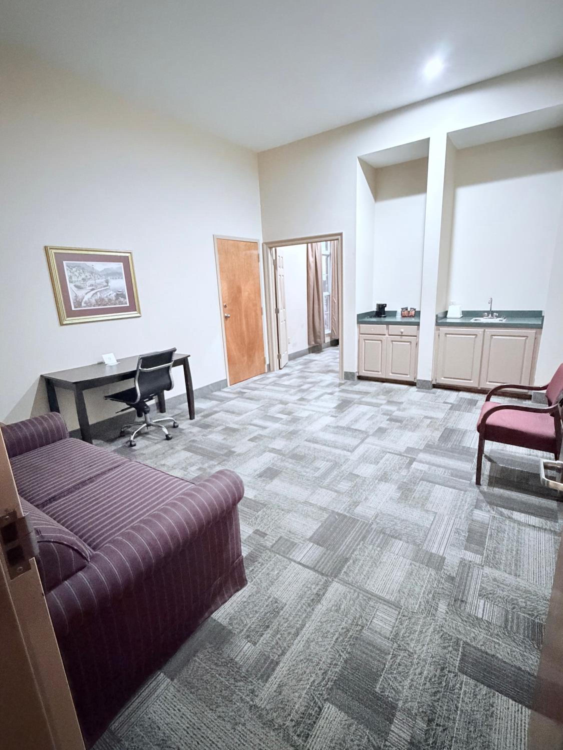King Suite with Spa Bath photo 2