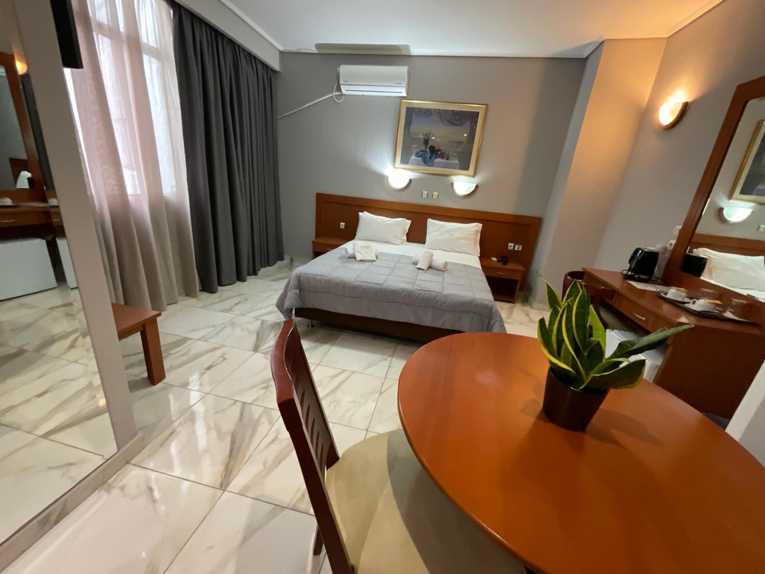 Large Double Room photo 1