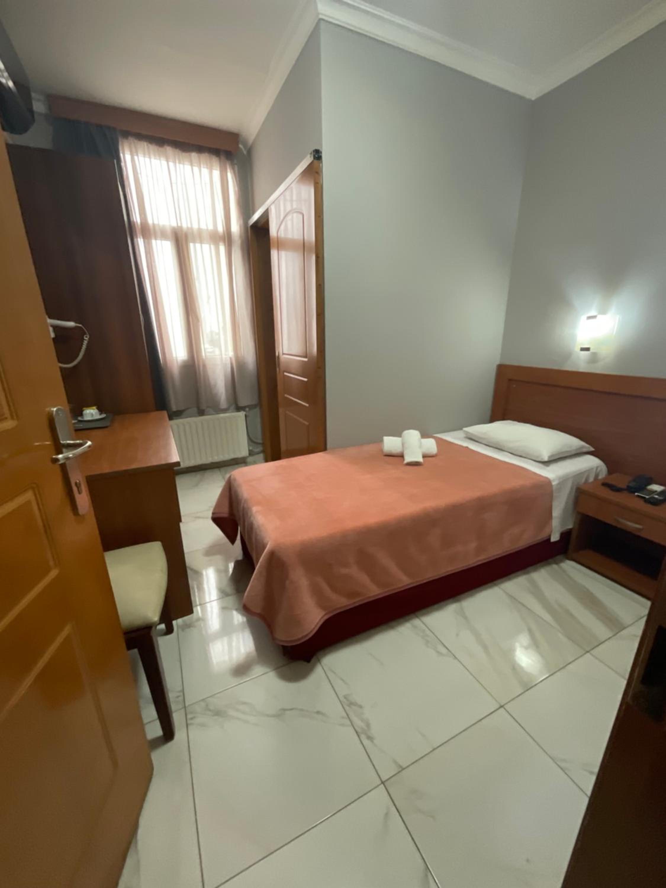Single Room photo 3
