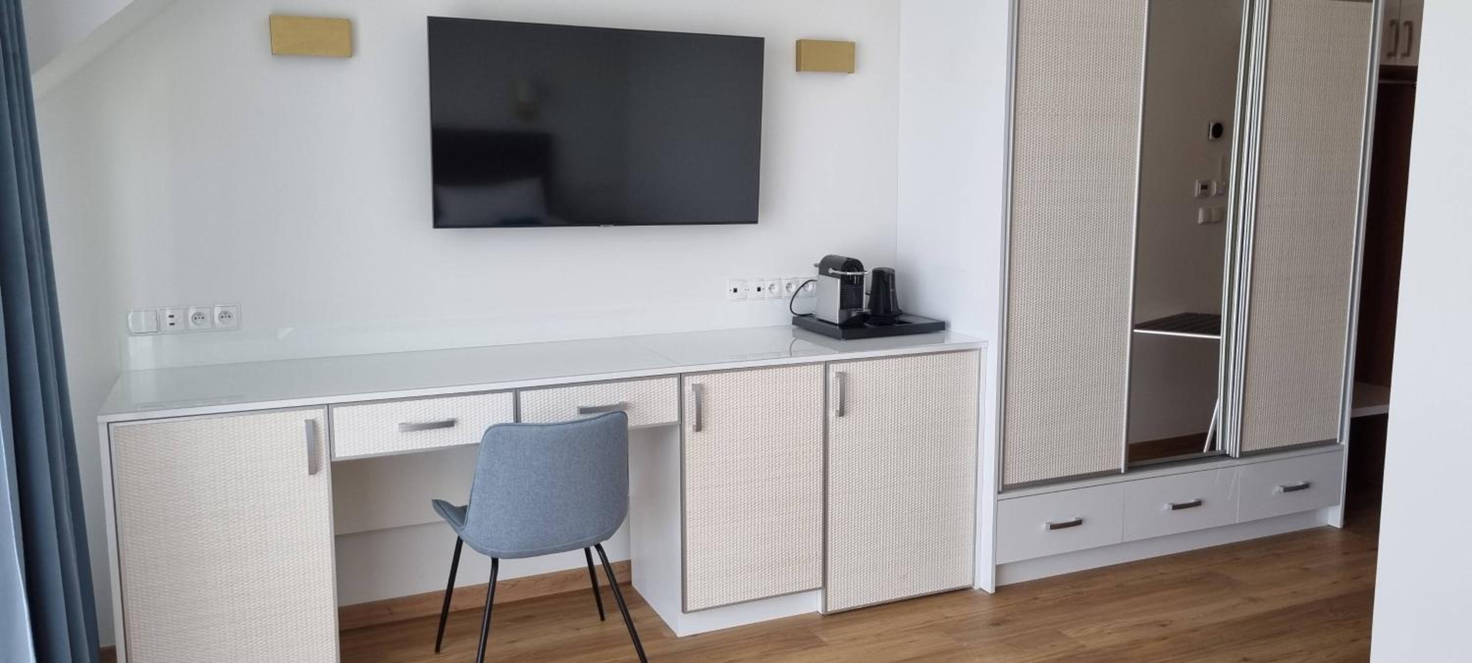 Double Room with Lake View photo 3