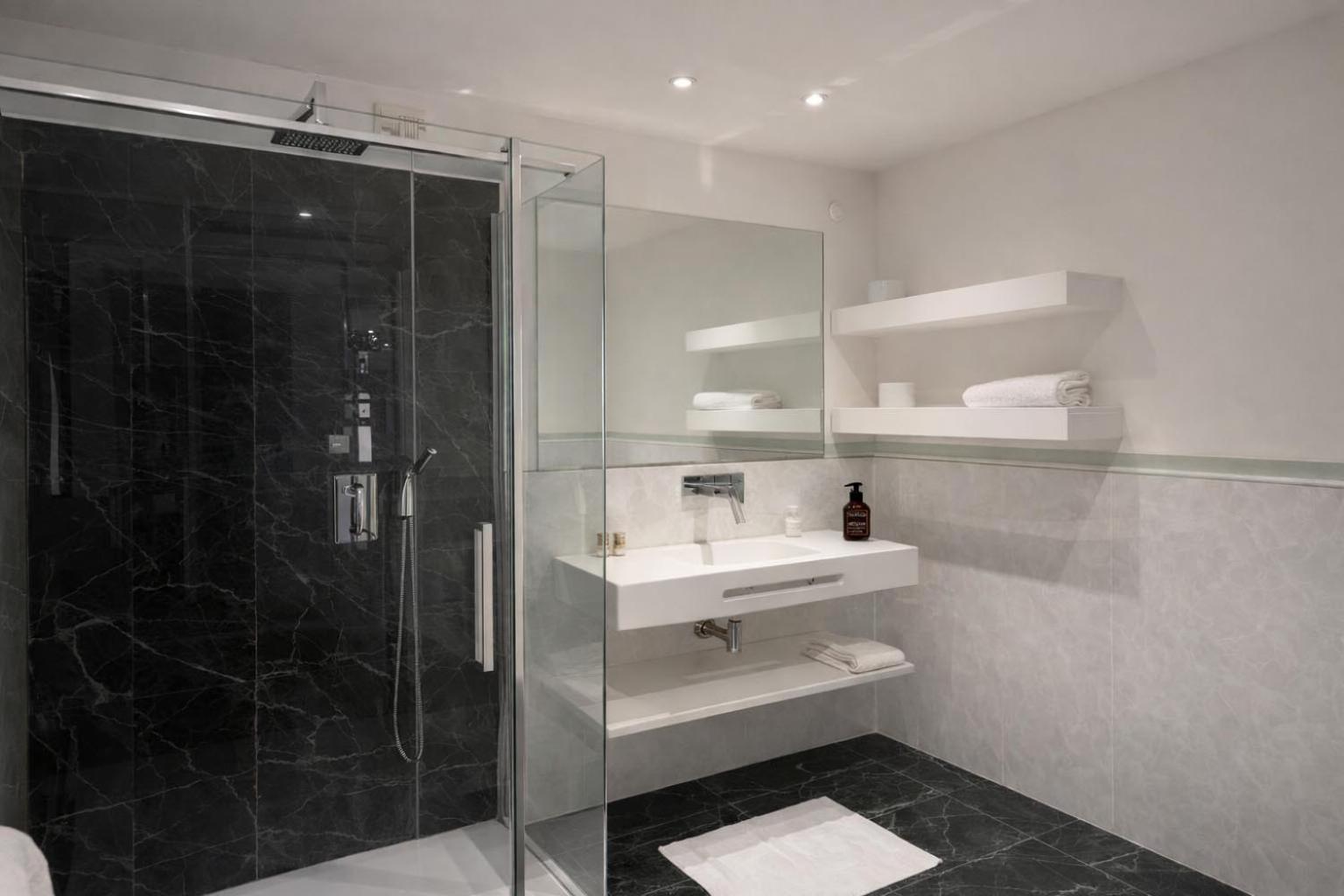 Suite with Lake View