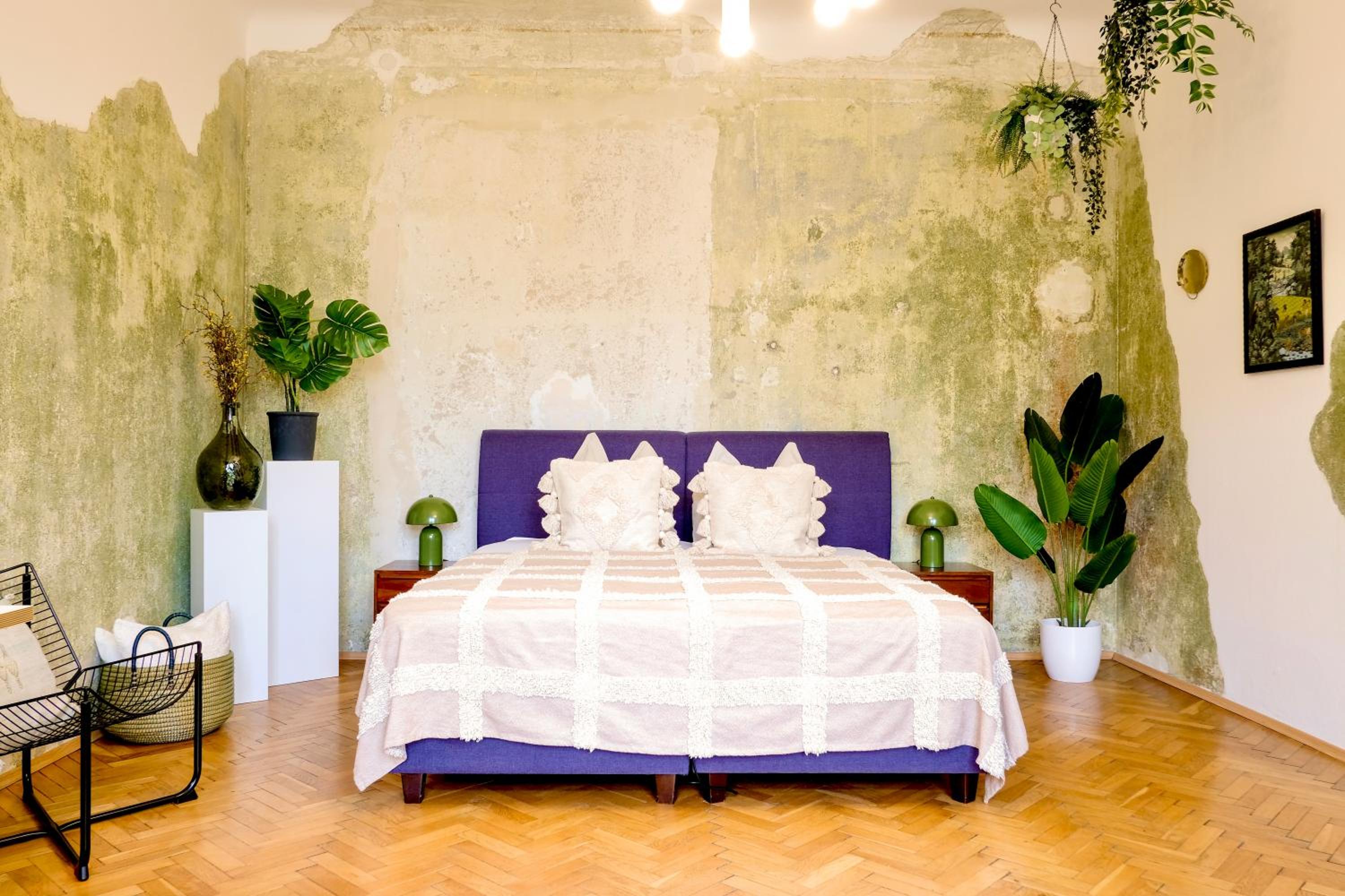 Superior One-Bedroom Apartment with Balcony