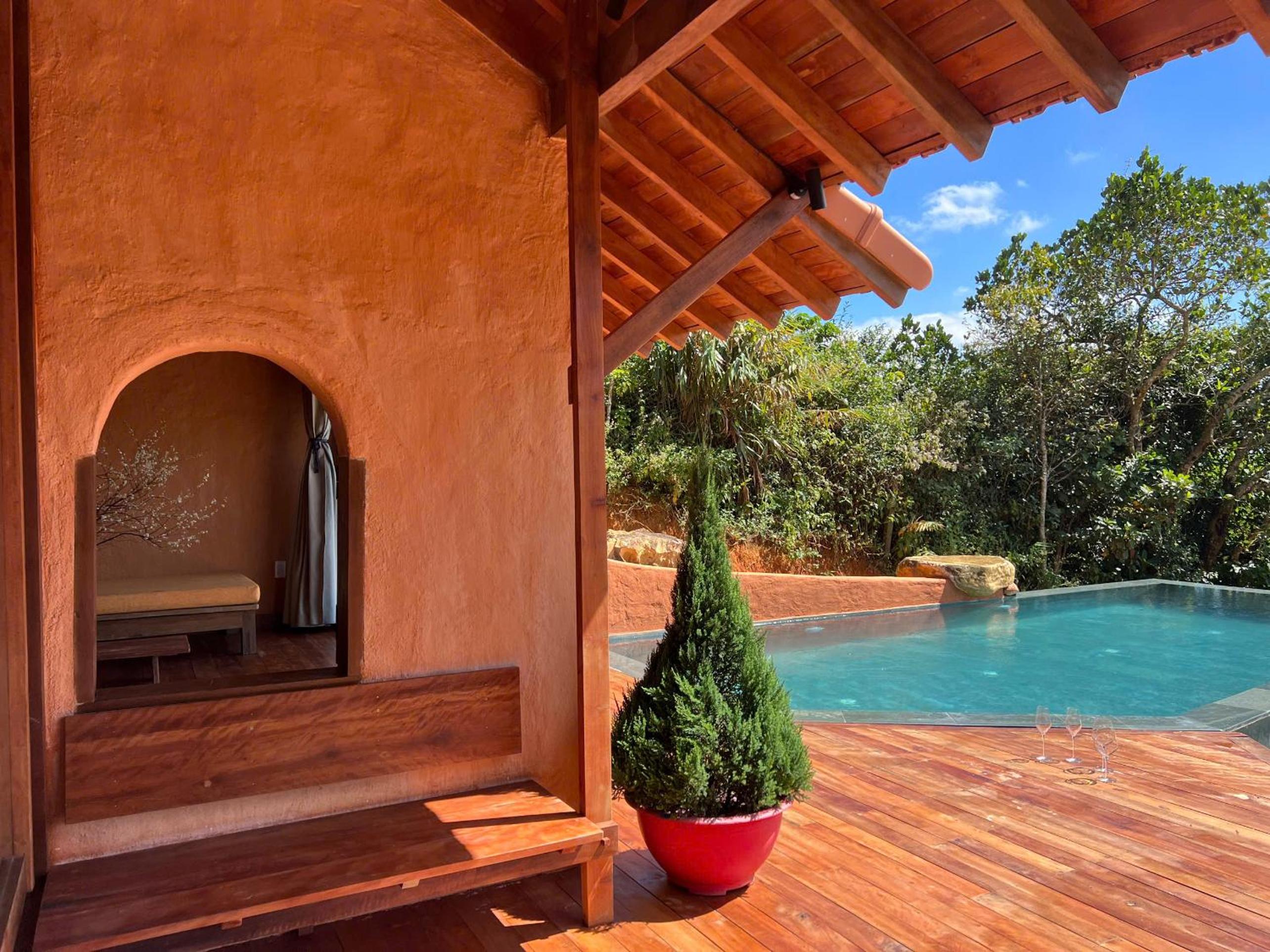Villa with Private Pool - Photo 2