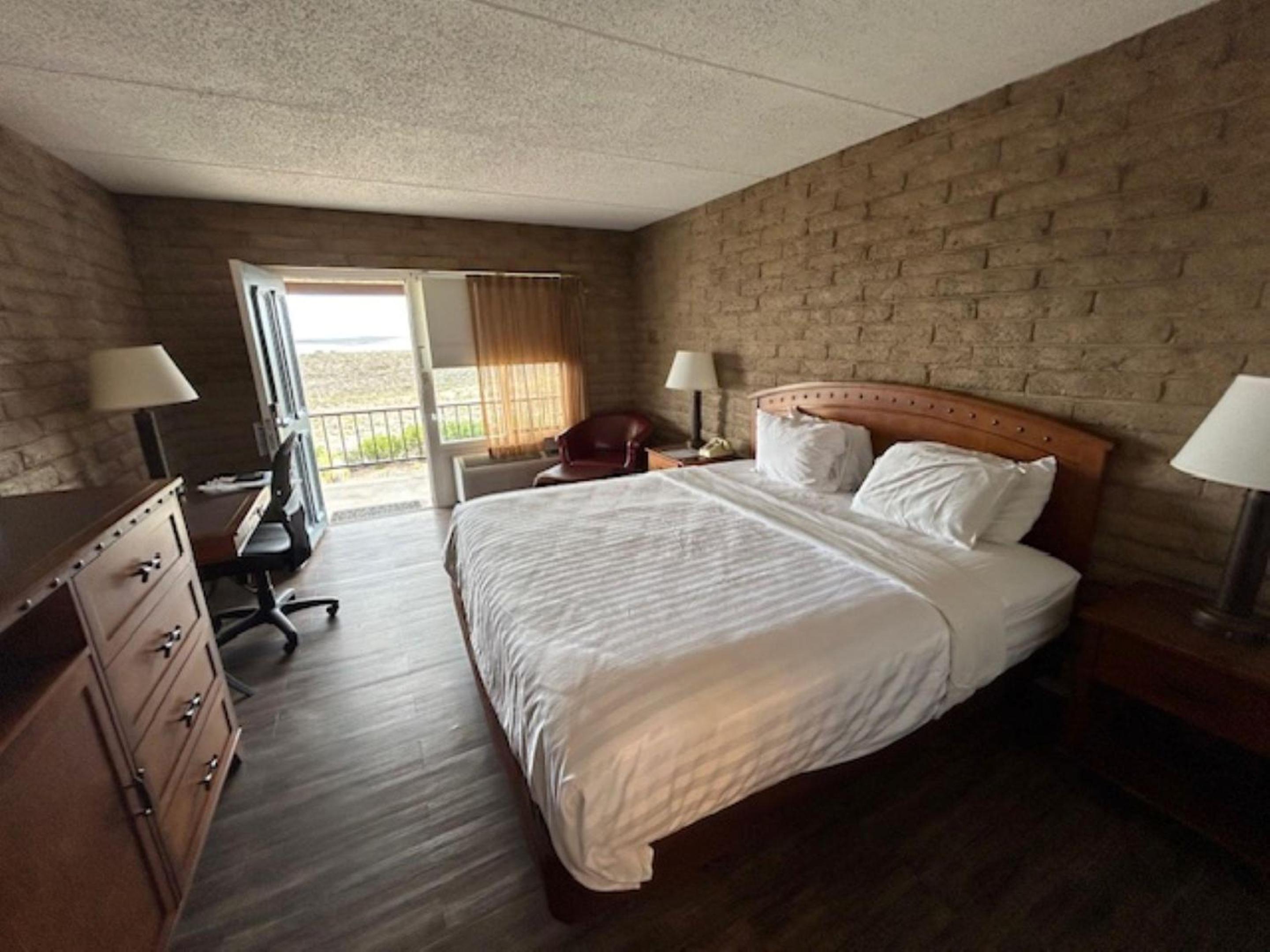 King Room - Non-Smoking - Photo 1