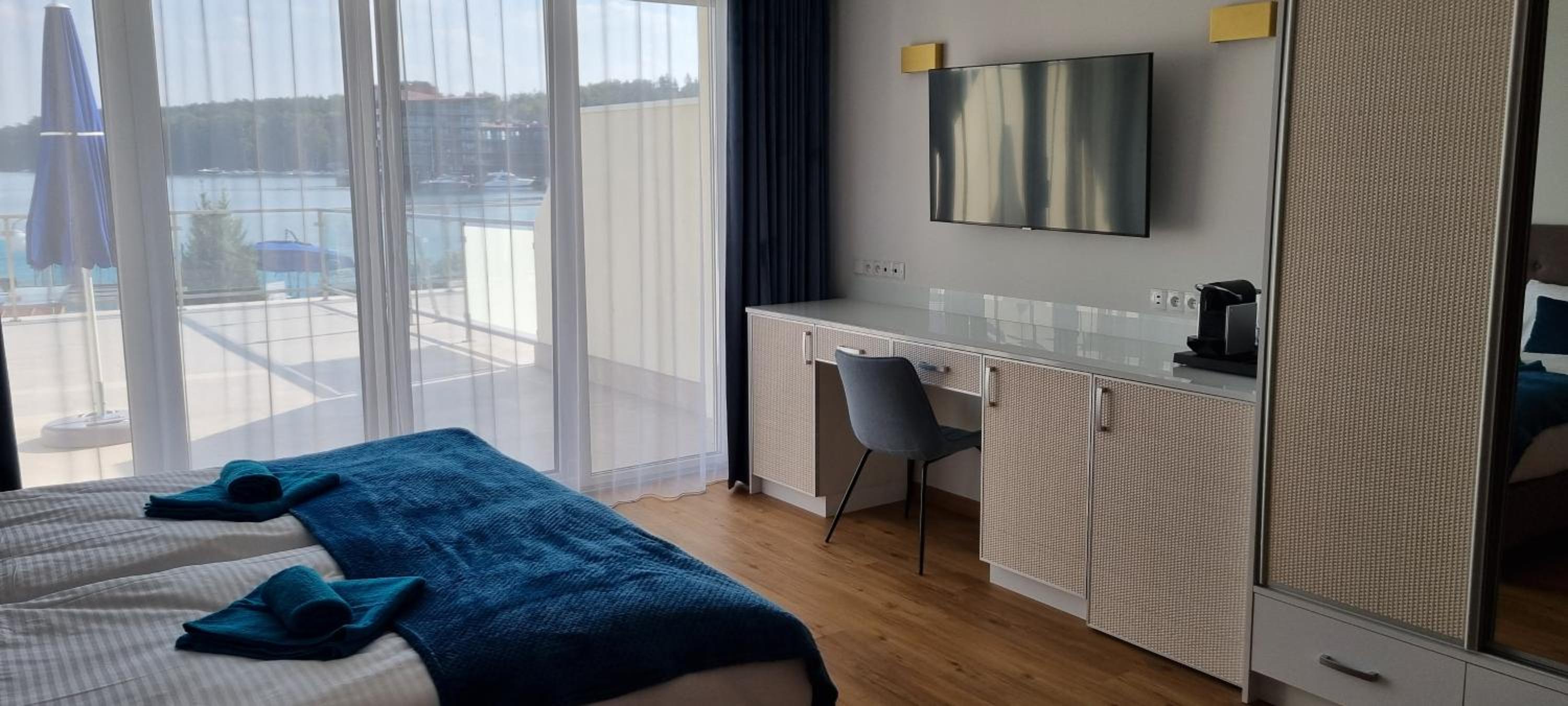 Double Room with Lake View