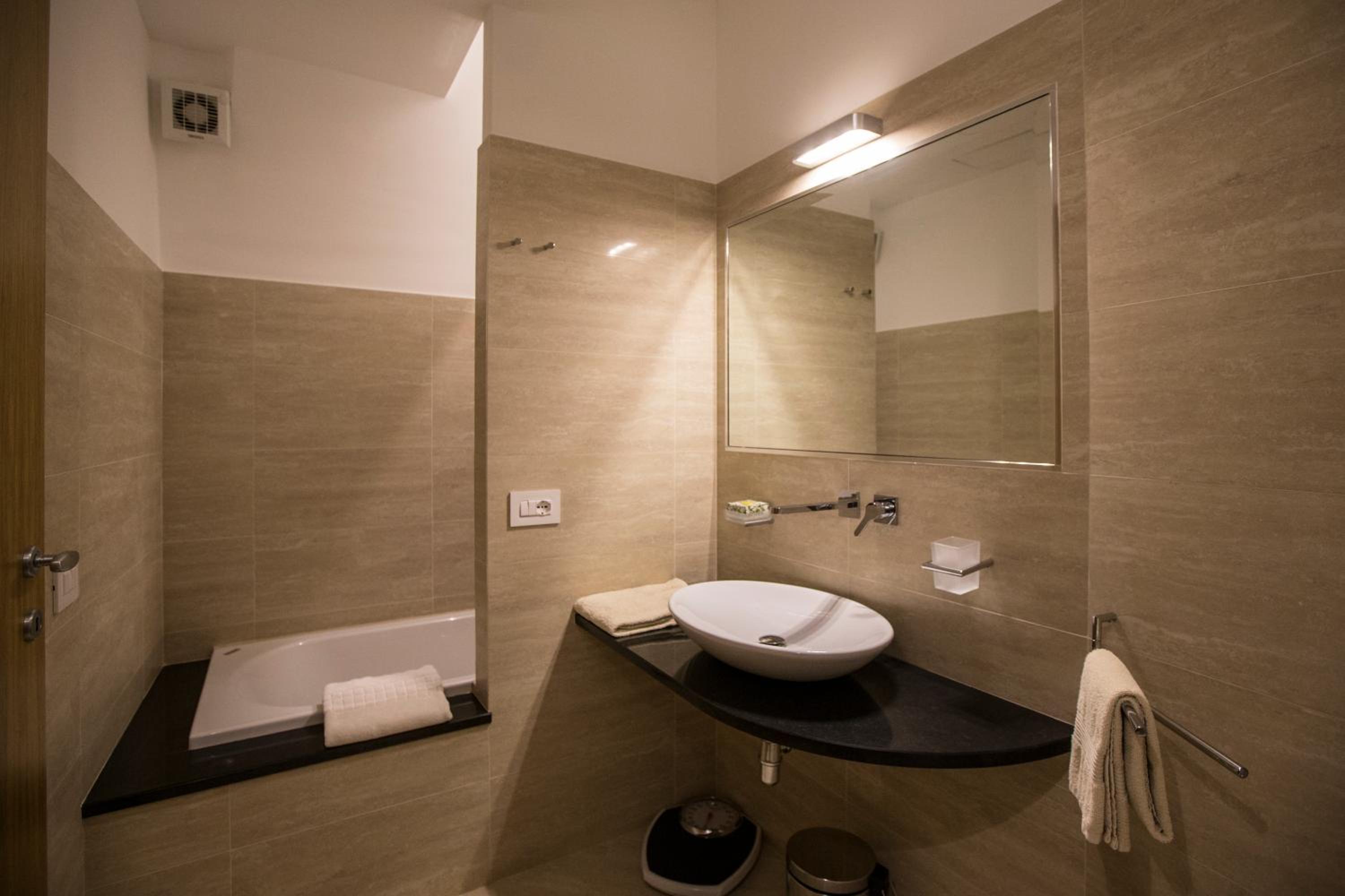 Double Room with Mountain View - Photo 6
