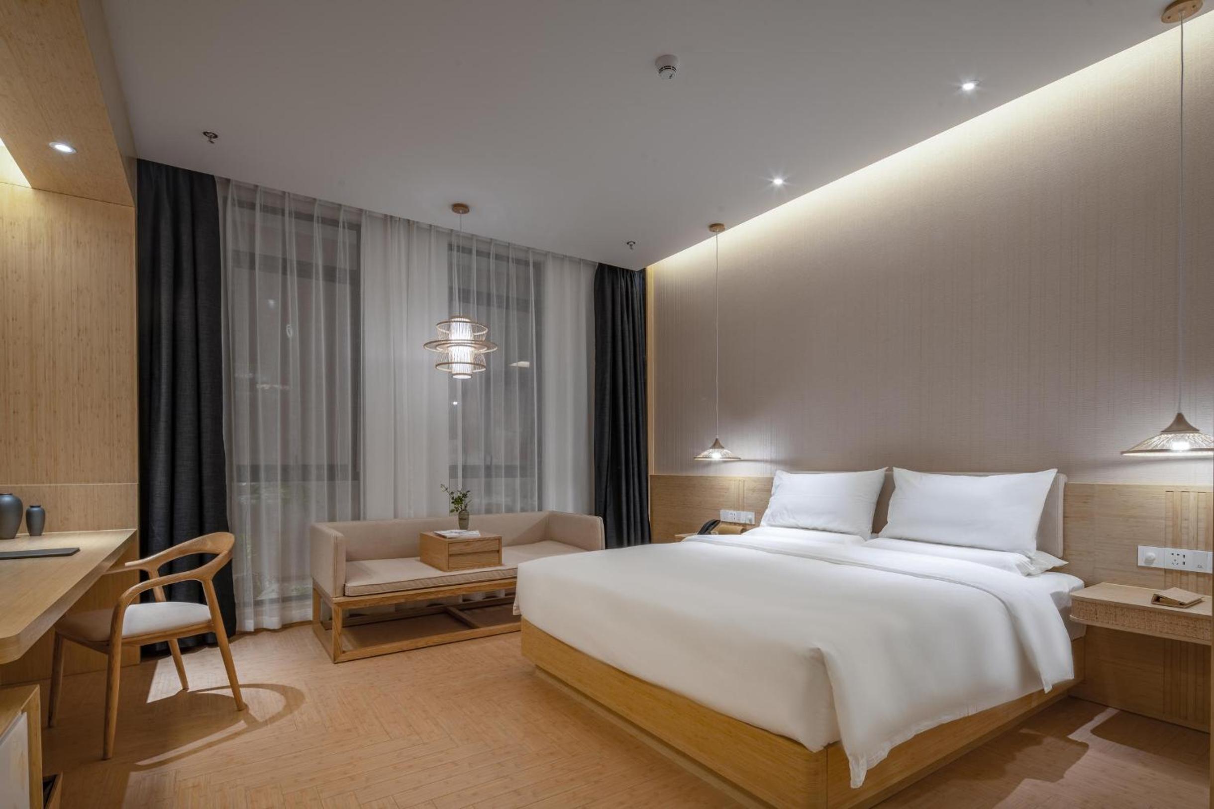 Superior Double Room with Inner Window