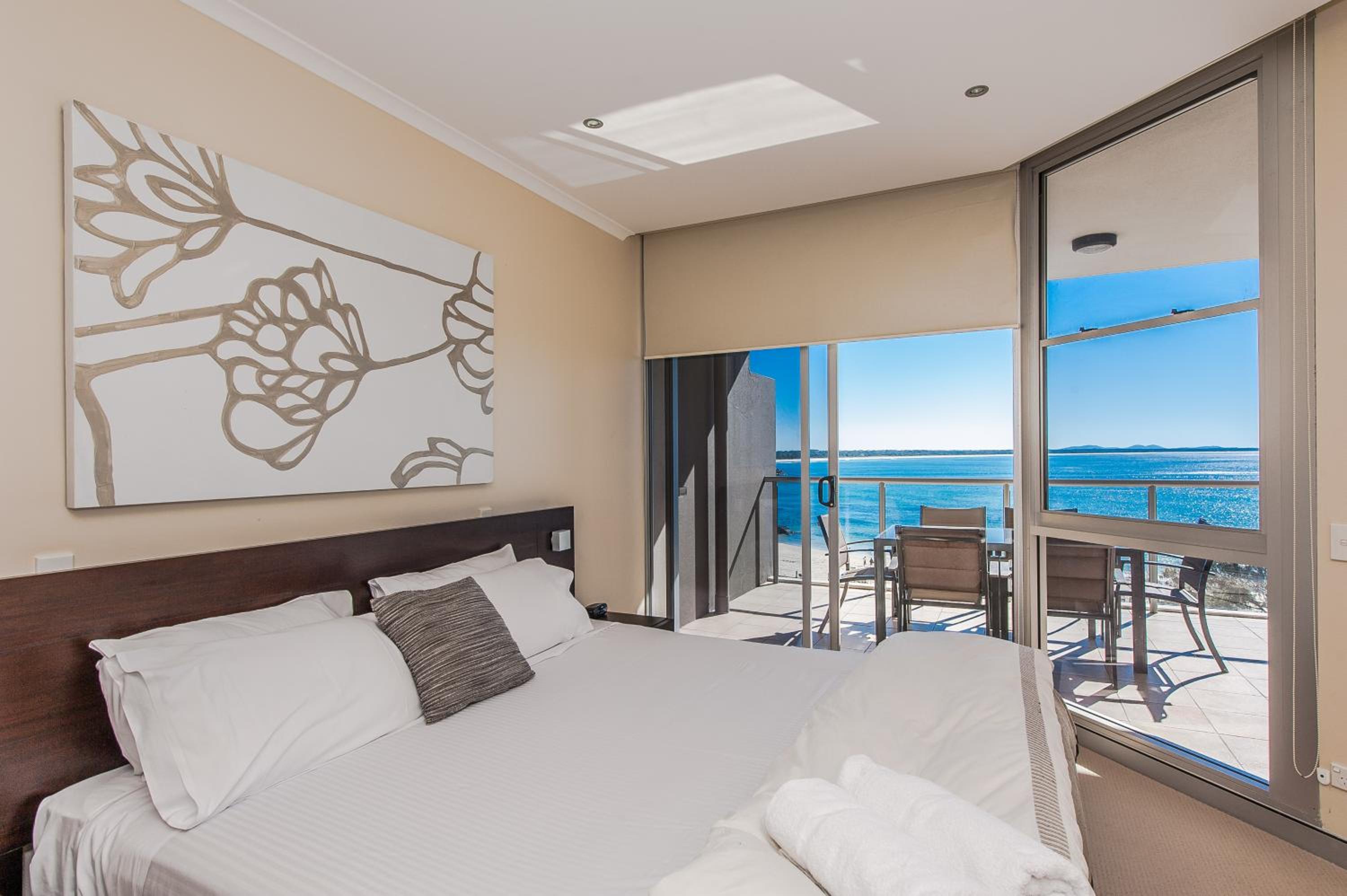 One-Bedroom Apartment with Ocean View photo 1