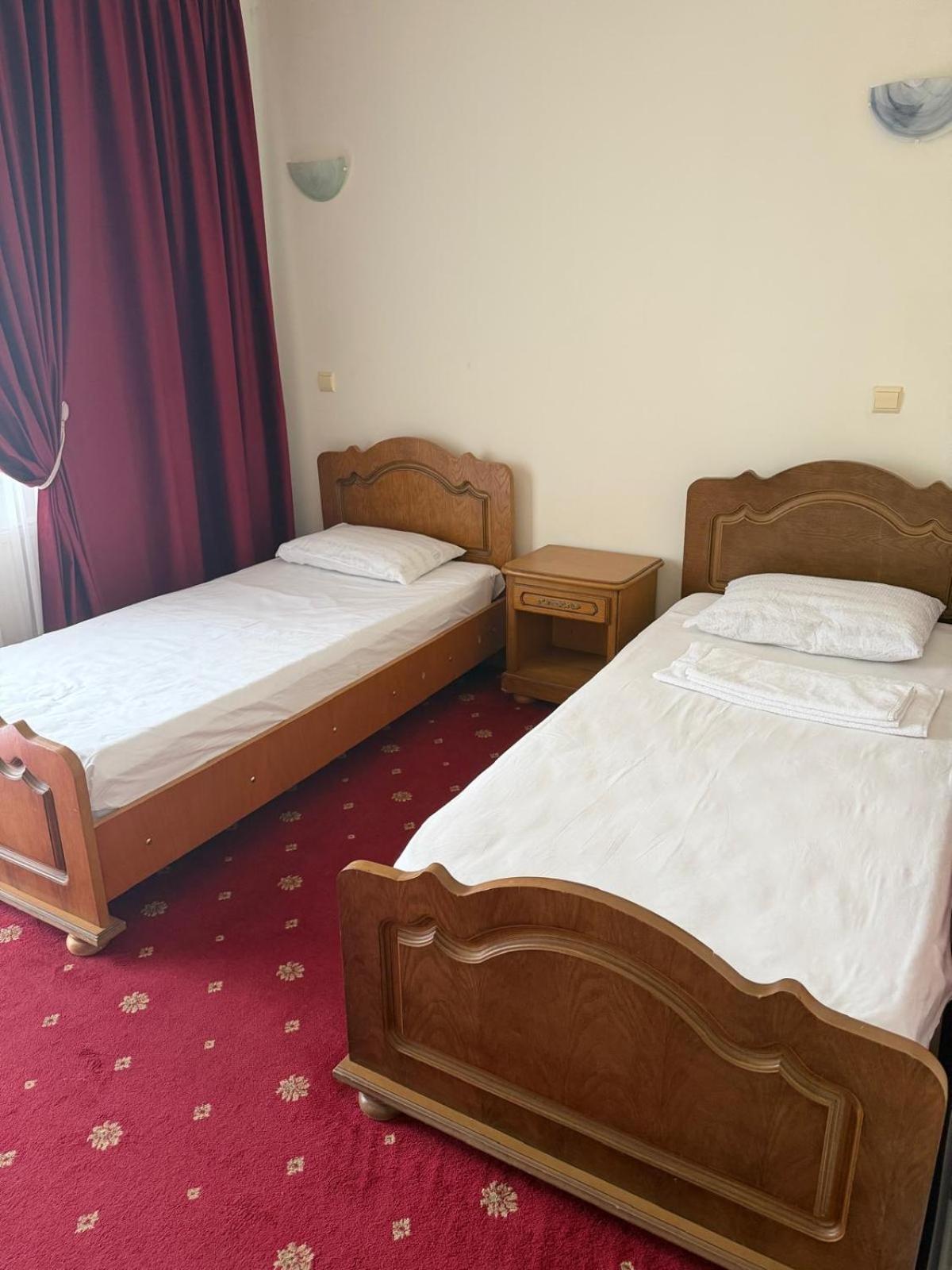 Standard Double or Twin Room photo 1