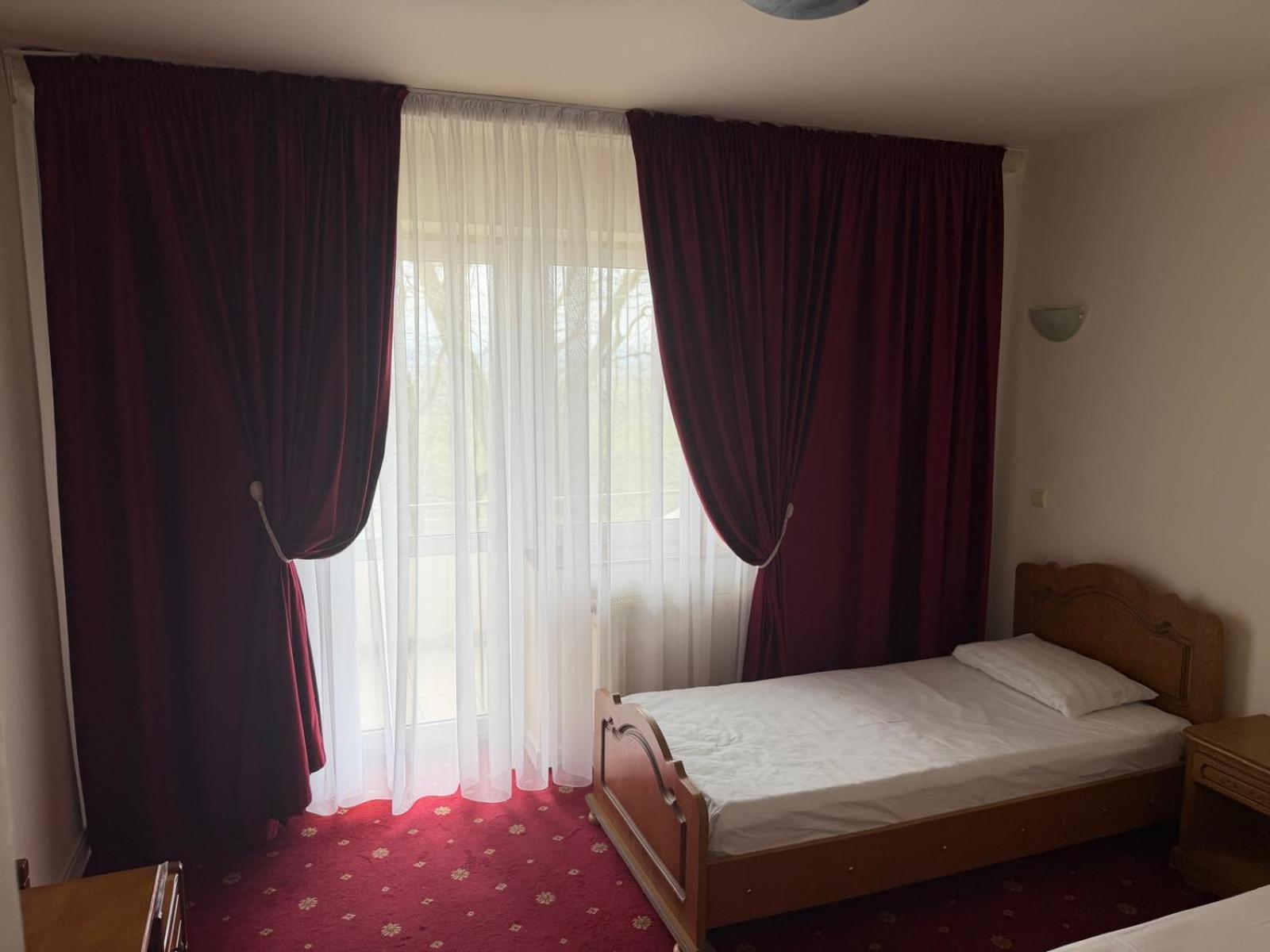 Standard Double or Twin Room photo 2