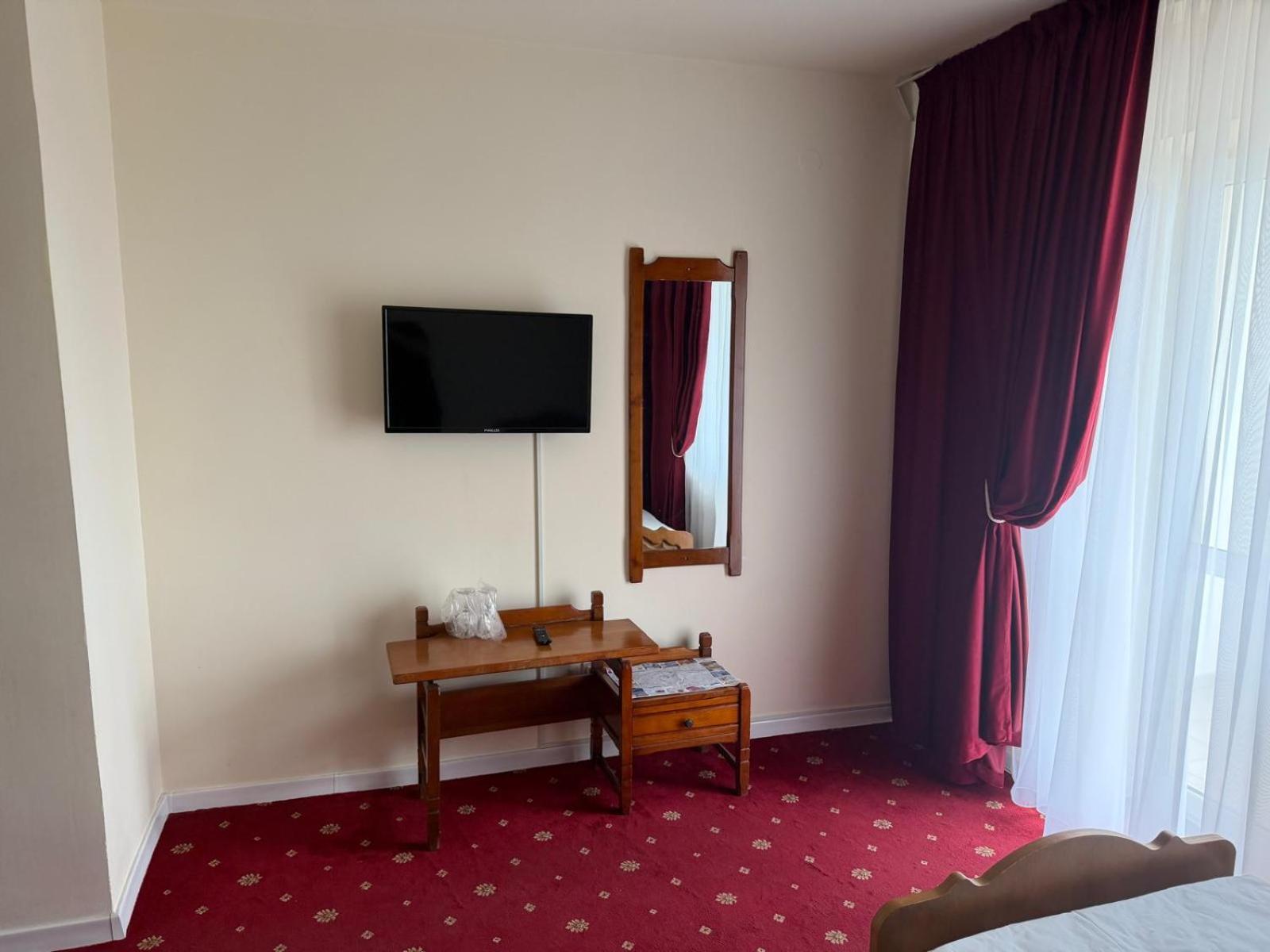 Standard Double or Twin Room photo 3