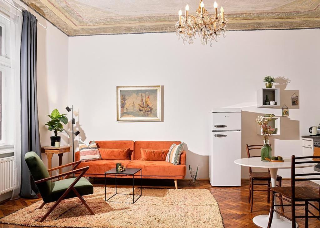 One-Bedroom Apartment with View
