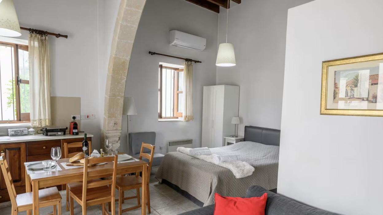 One-Bedroom House photo 2