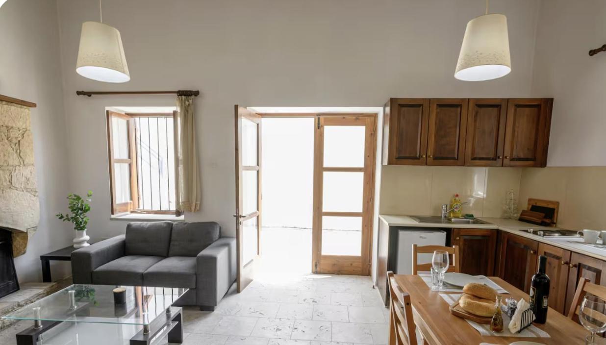 One-Bedroom House photo 3