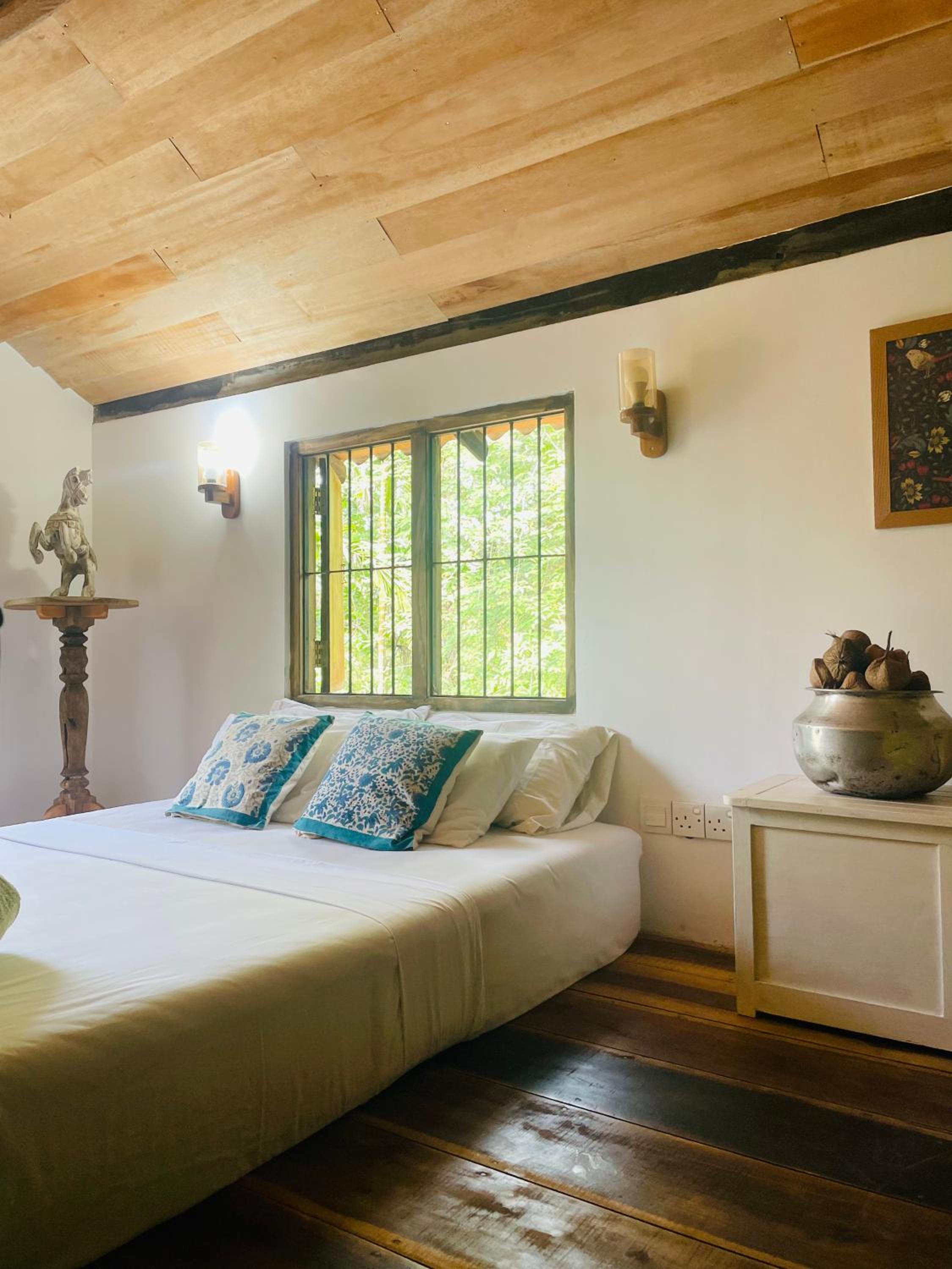 King Suite with Balcony photo 2