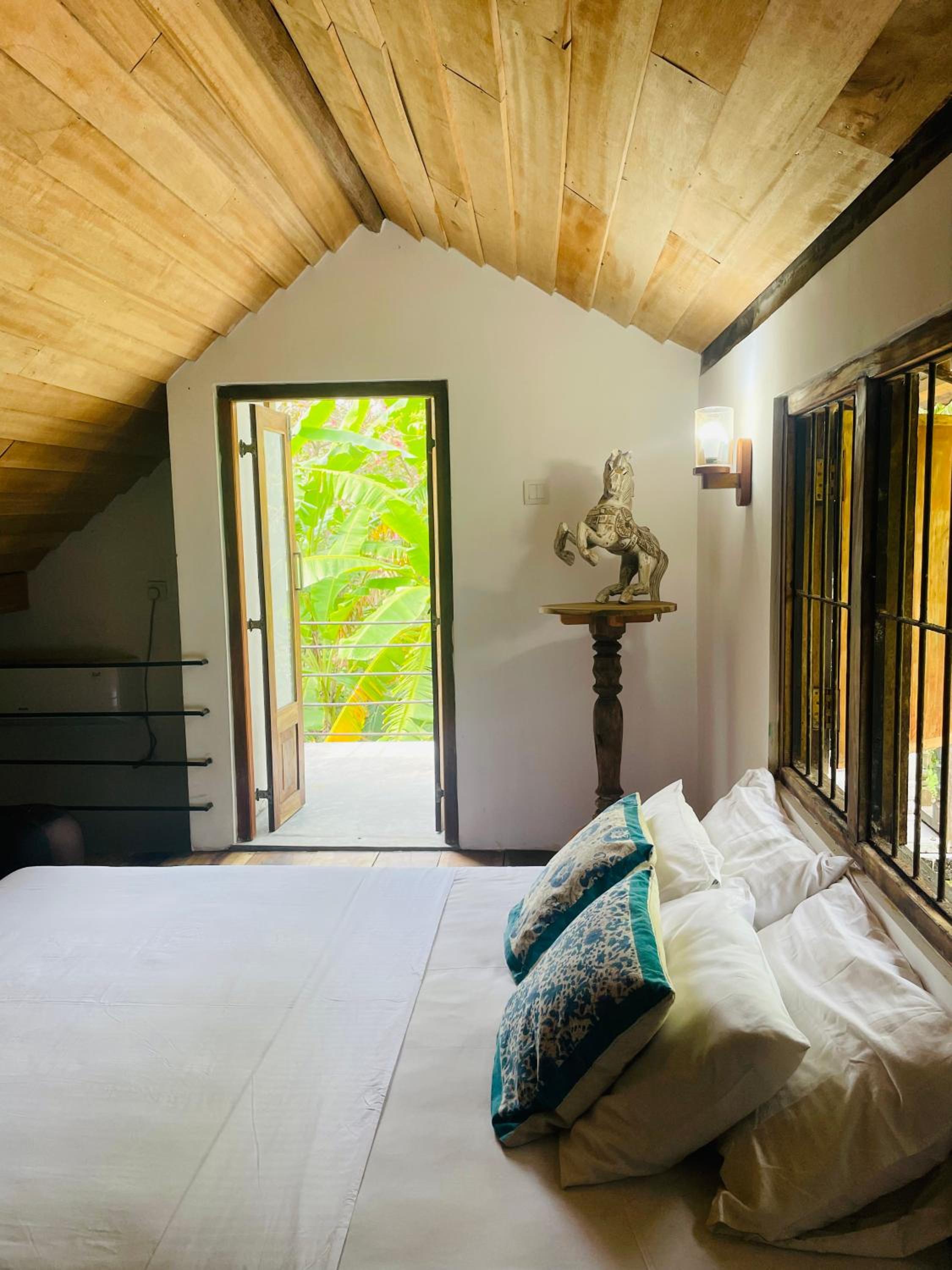 King Suite with Balcony photo 3