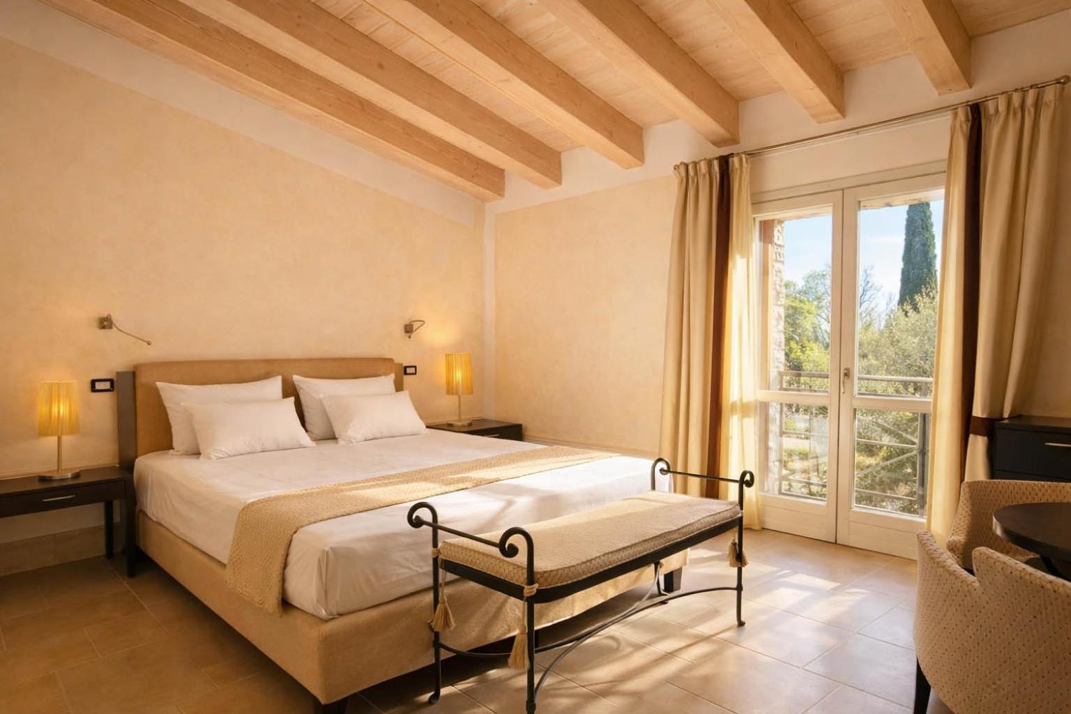 Deluxe Double or Twin Room with Pool View photo 3