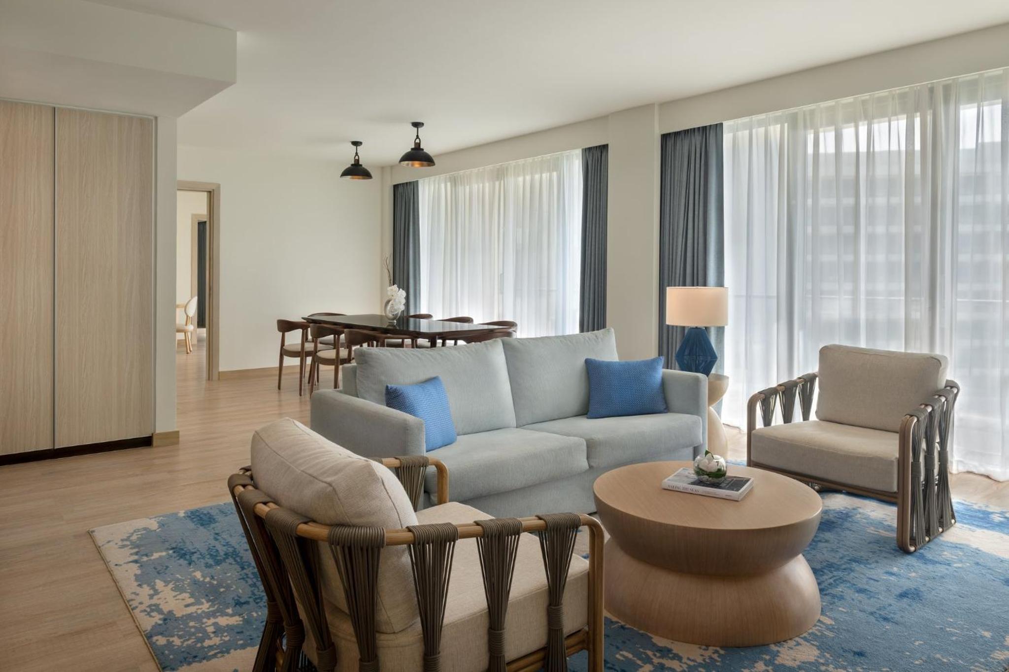 Two-Bedroom Suite with Sea View and Balcony - Theme Park Access — photo 4