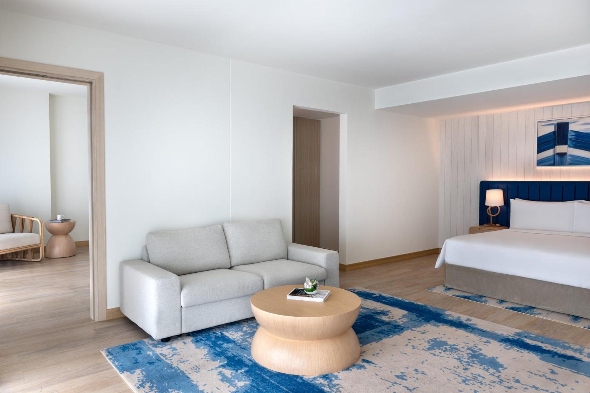 Two-Bedroom Suite with Sea View and Balcony - Theme Park Access — photo 7