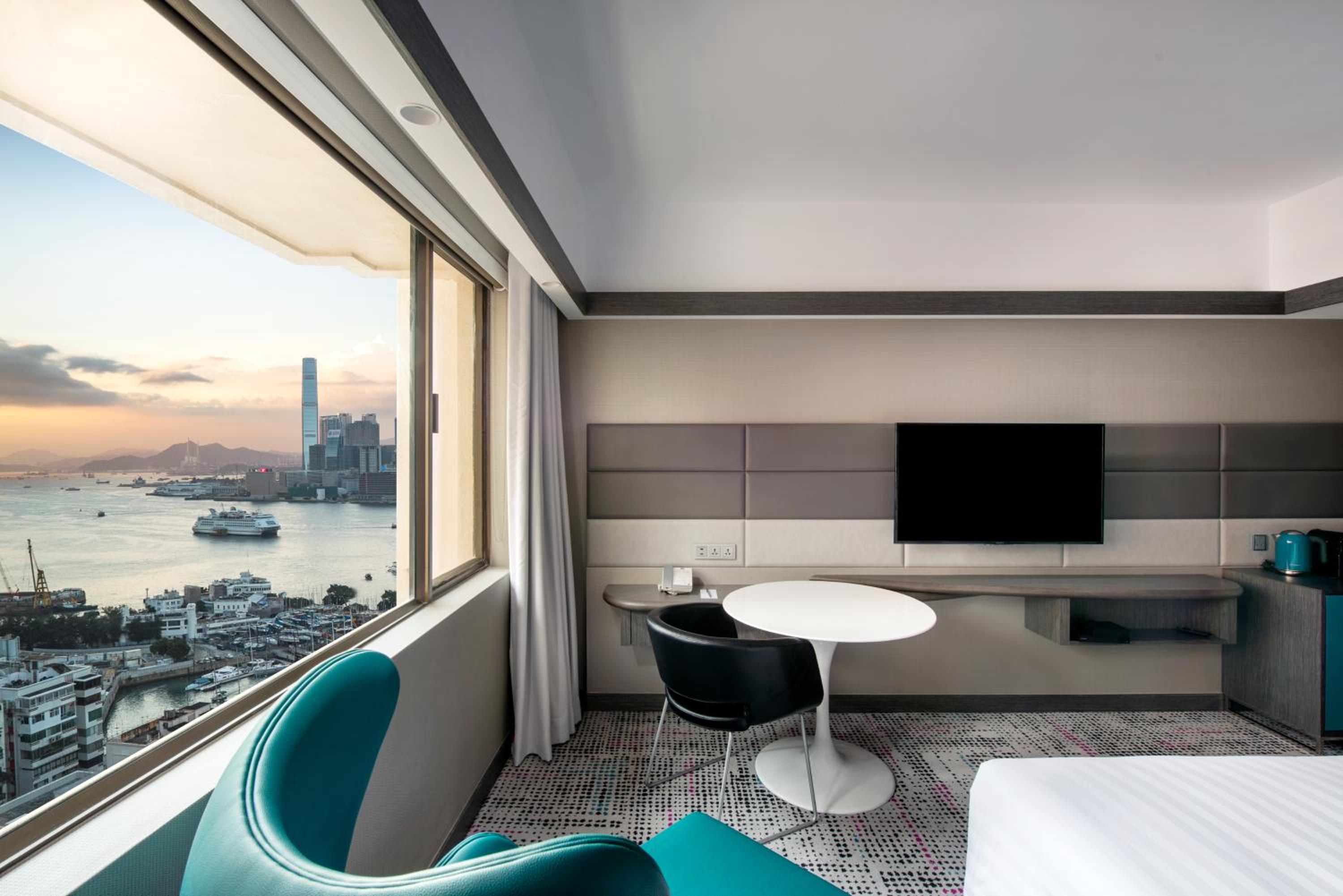 Premium Deluxe Executive Queen Room With Park And Harbour View - Lounge Access