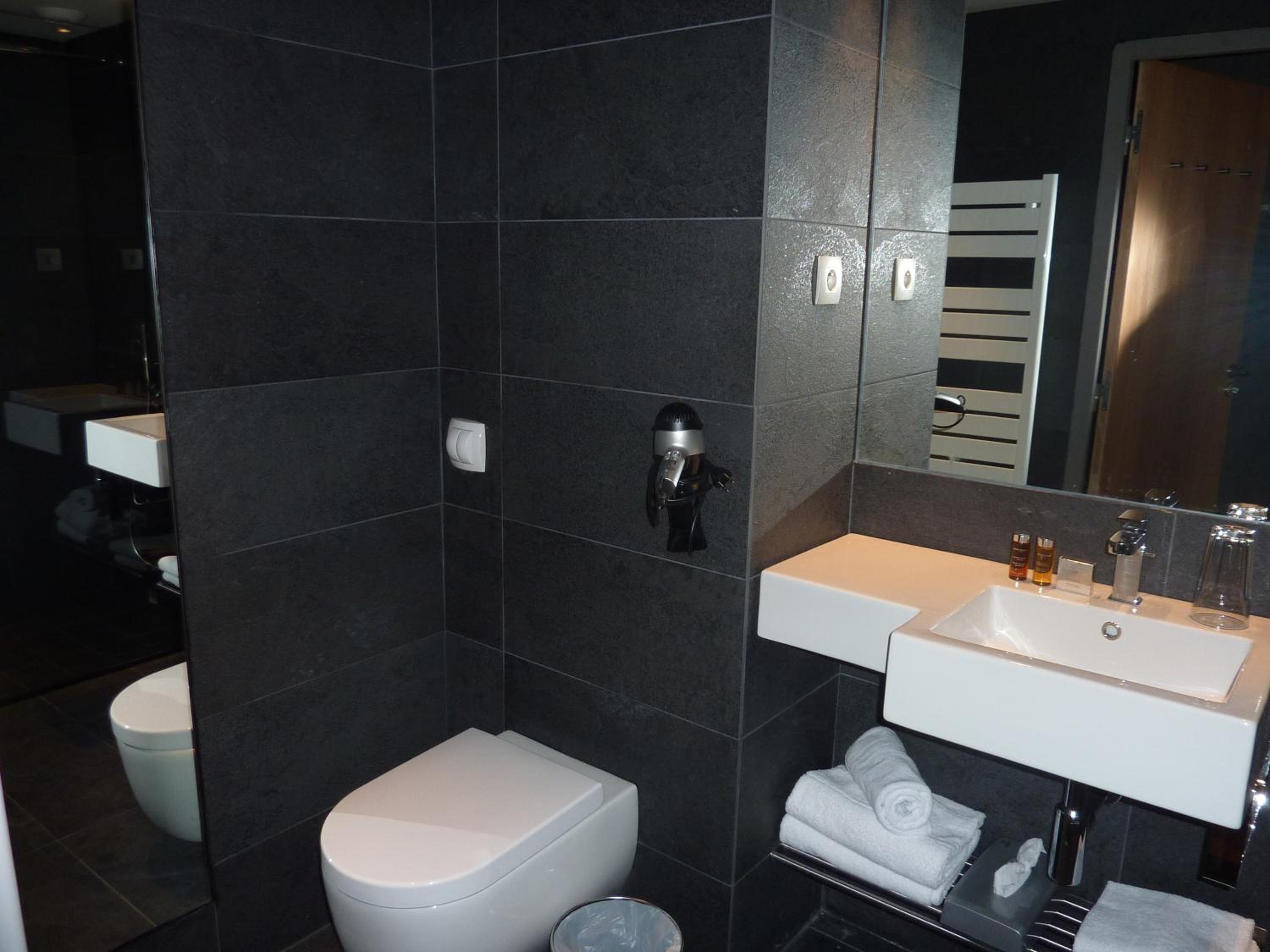 Double Room - Photo 6
