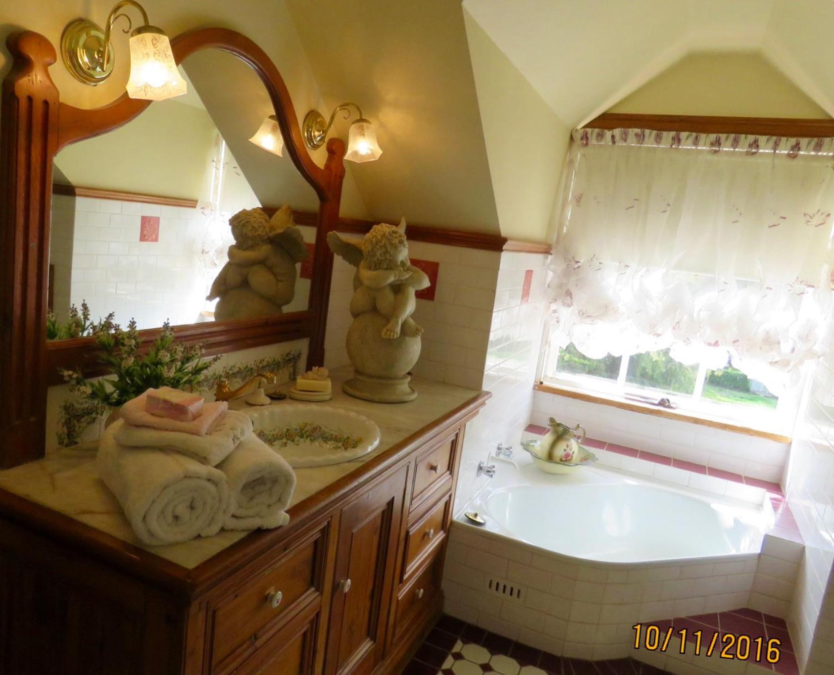 Queen Room - Gardenia photo 2