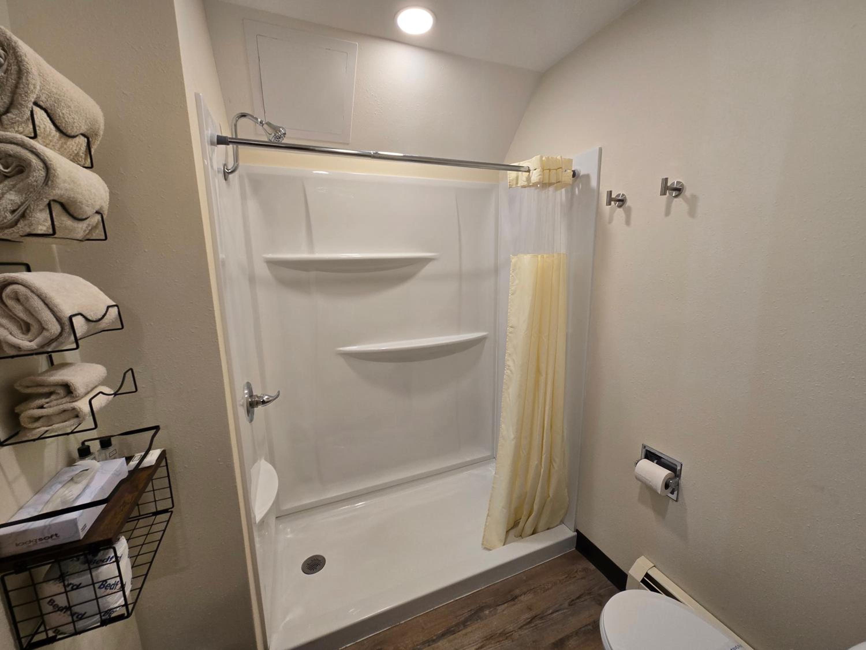 King Room - Disability Access photo 2
