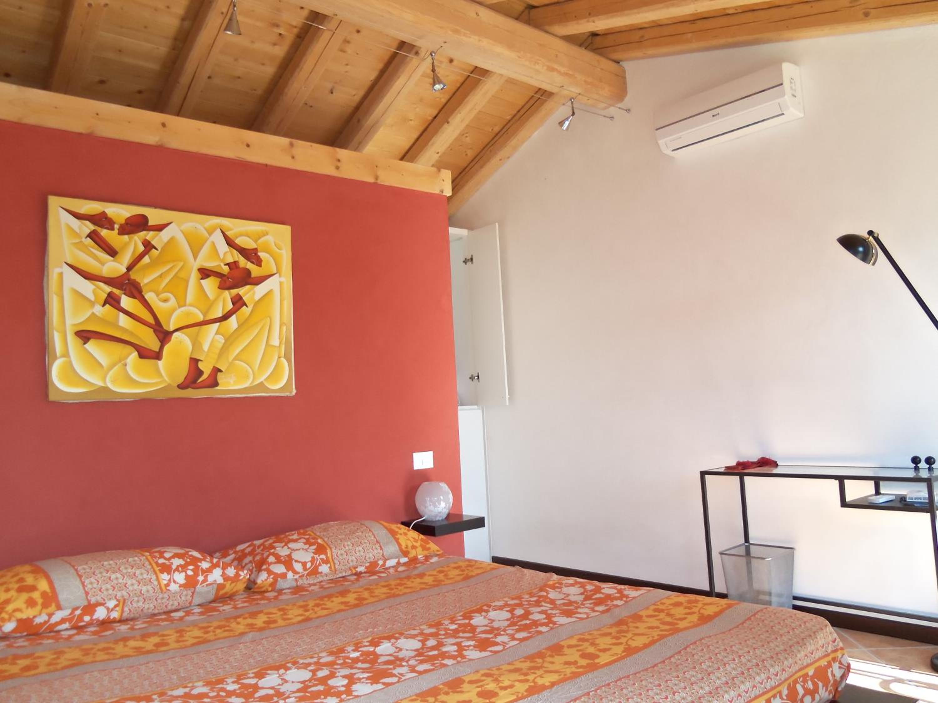 Double Room - Photo 16