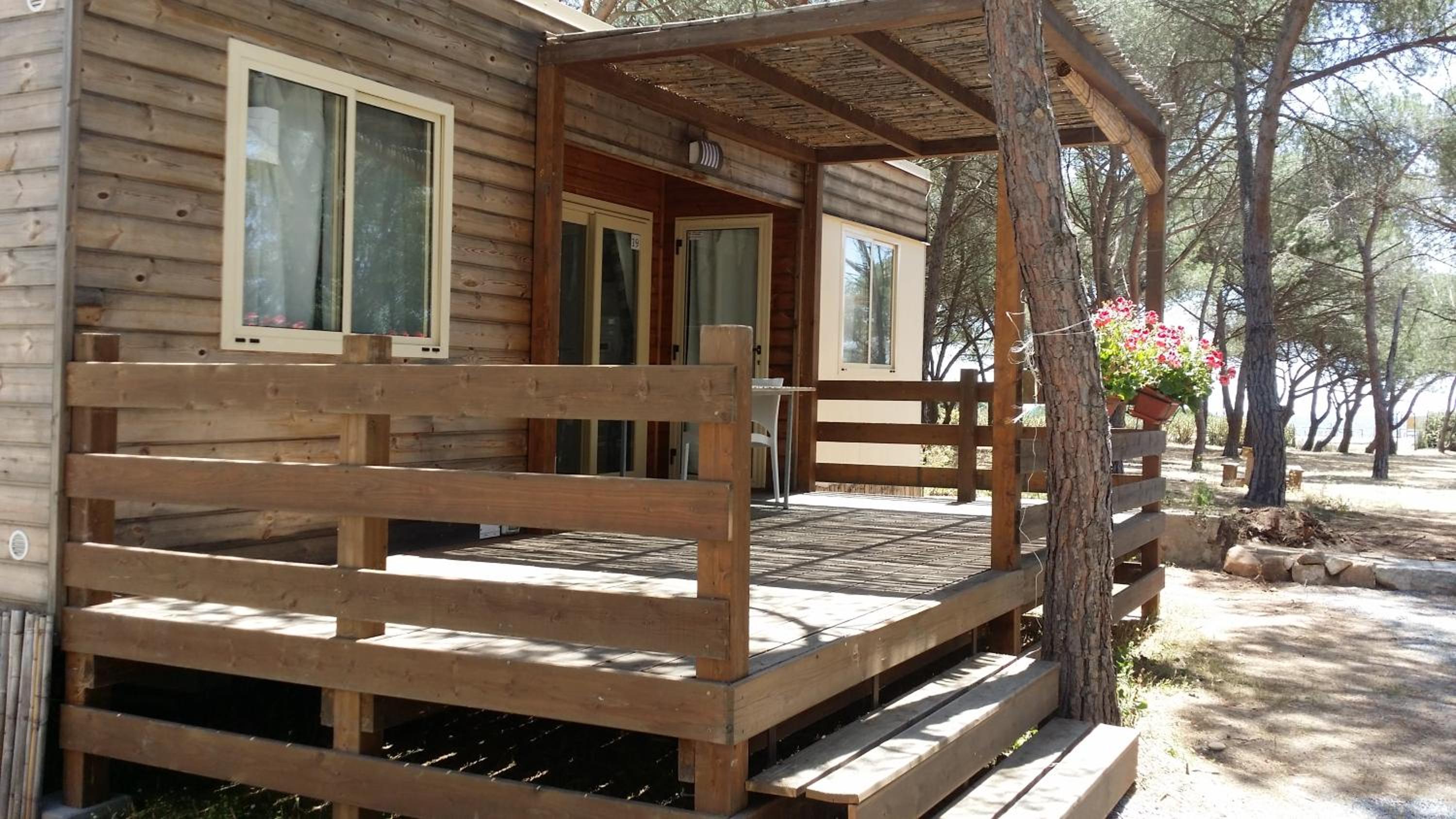 Superior Mobile Home with Sea View - Photo 1