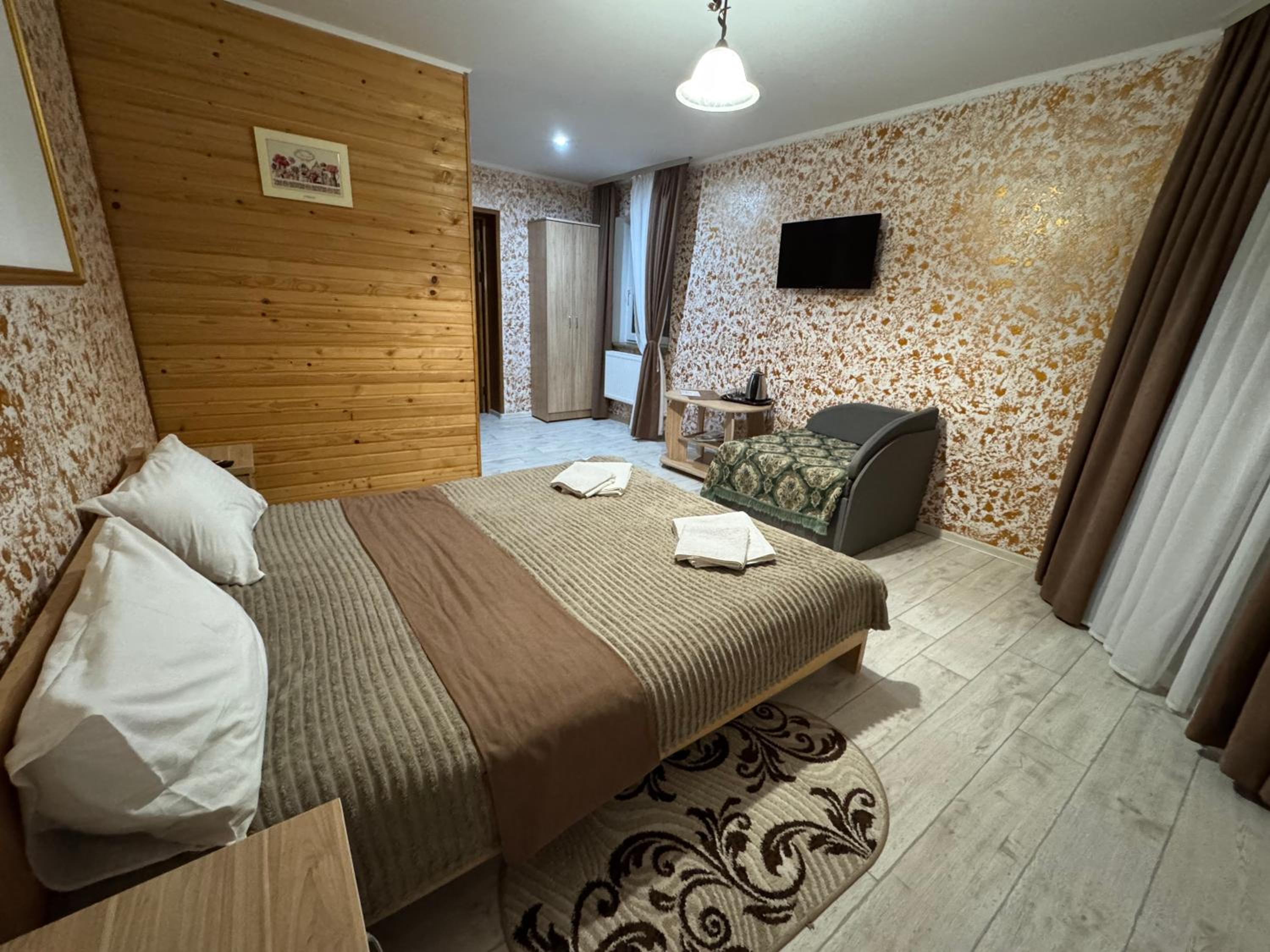 Deluxe Family Room