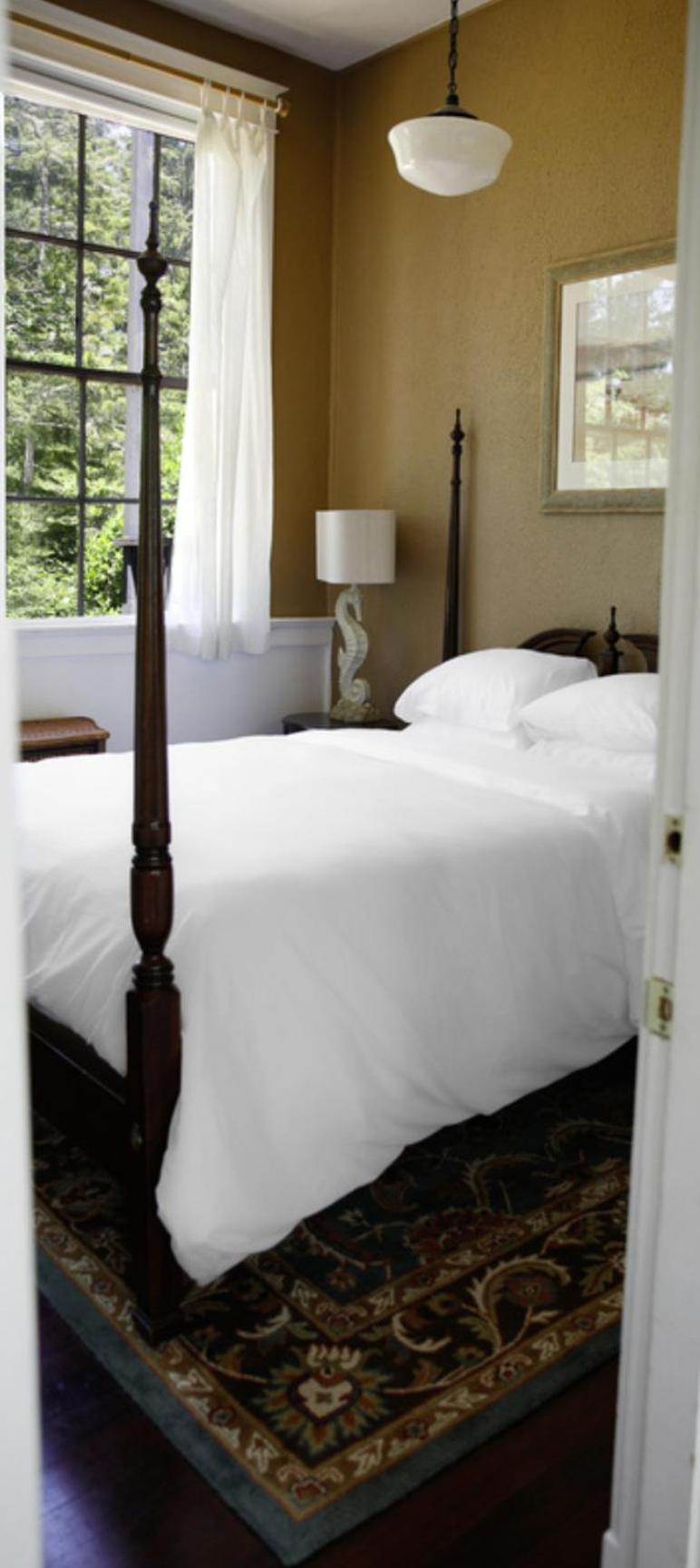 Queen Room photo 1