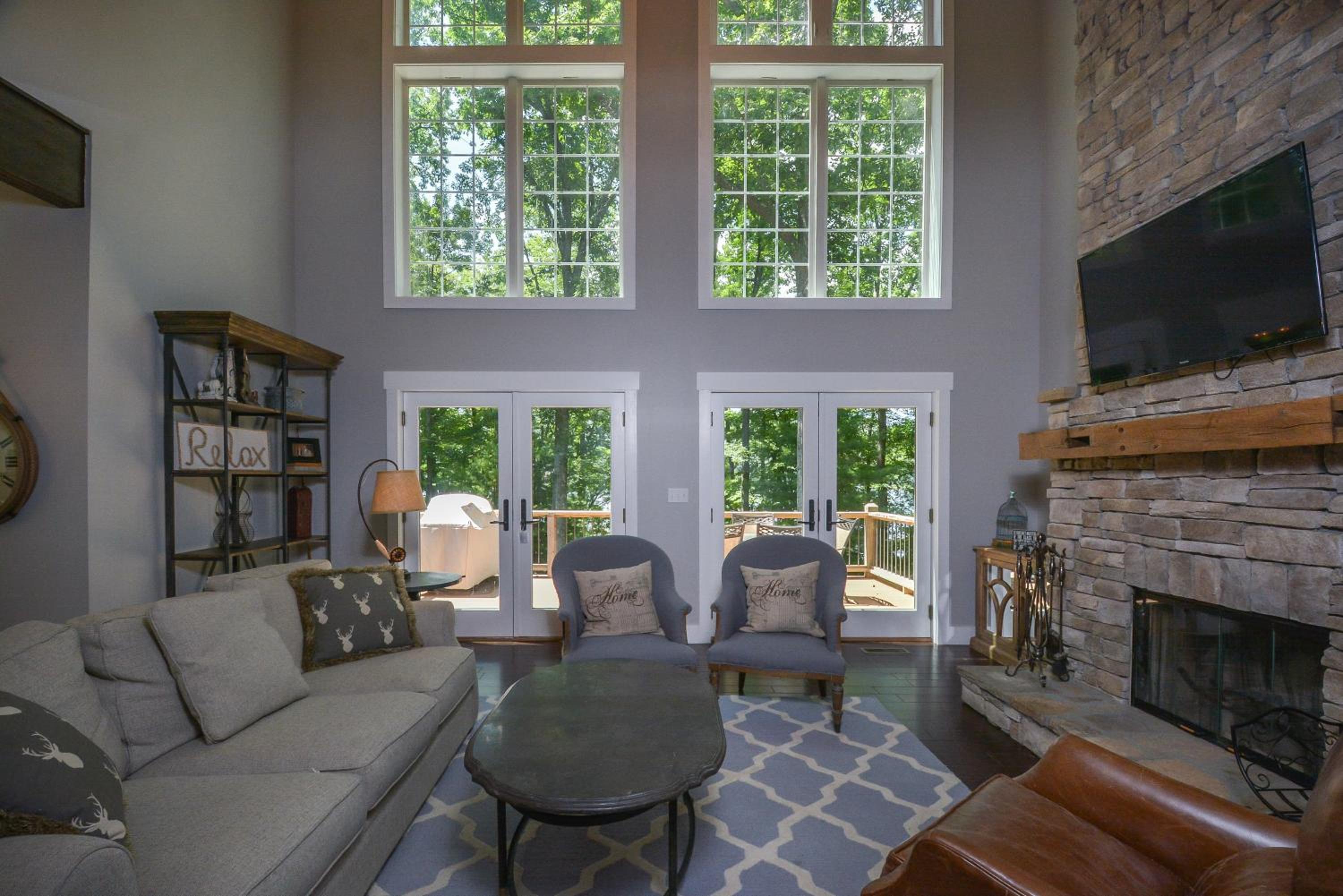 Five-Bedroom House photo 2