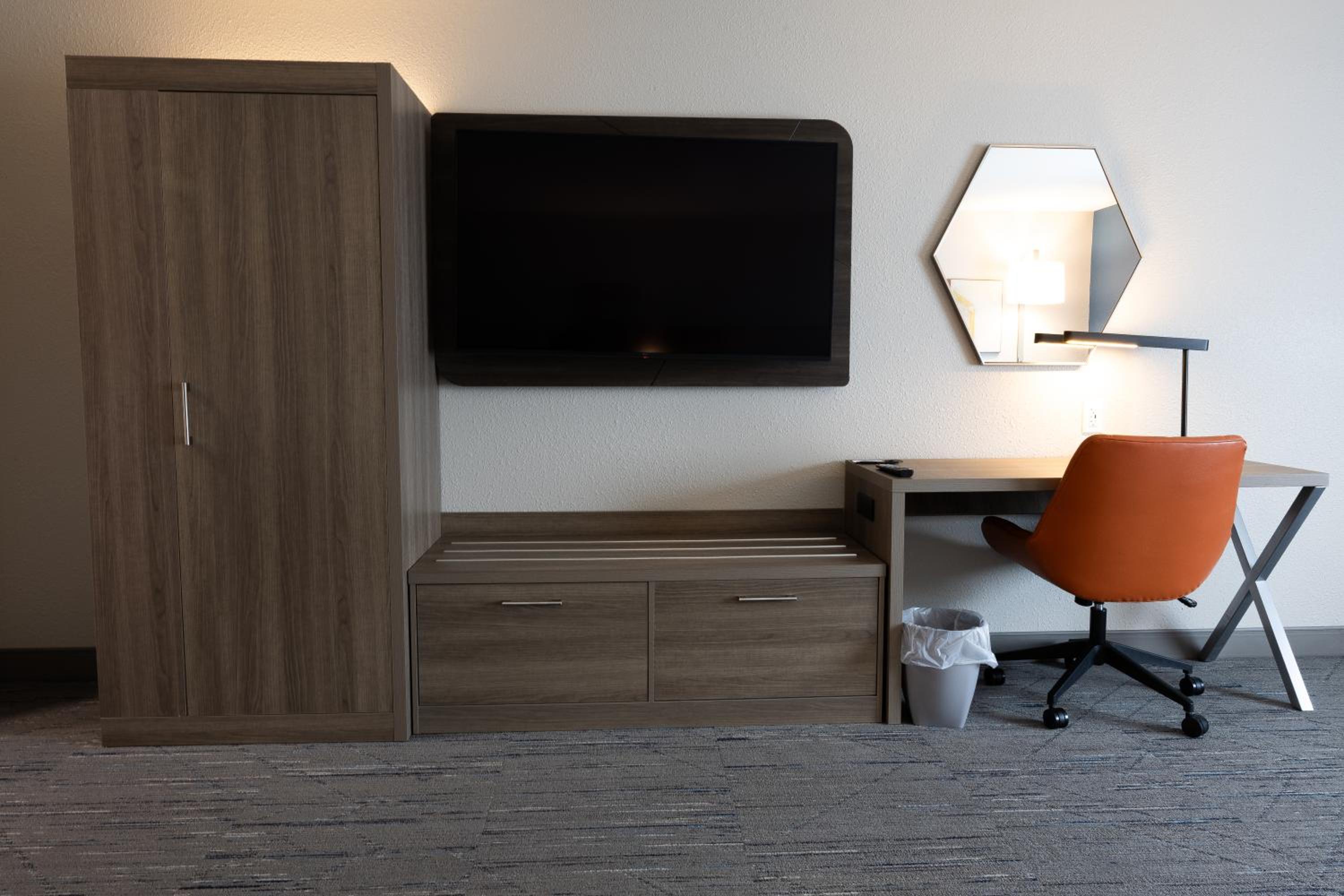 Queen Suite with Two Queen Beds - Communications Accessible