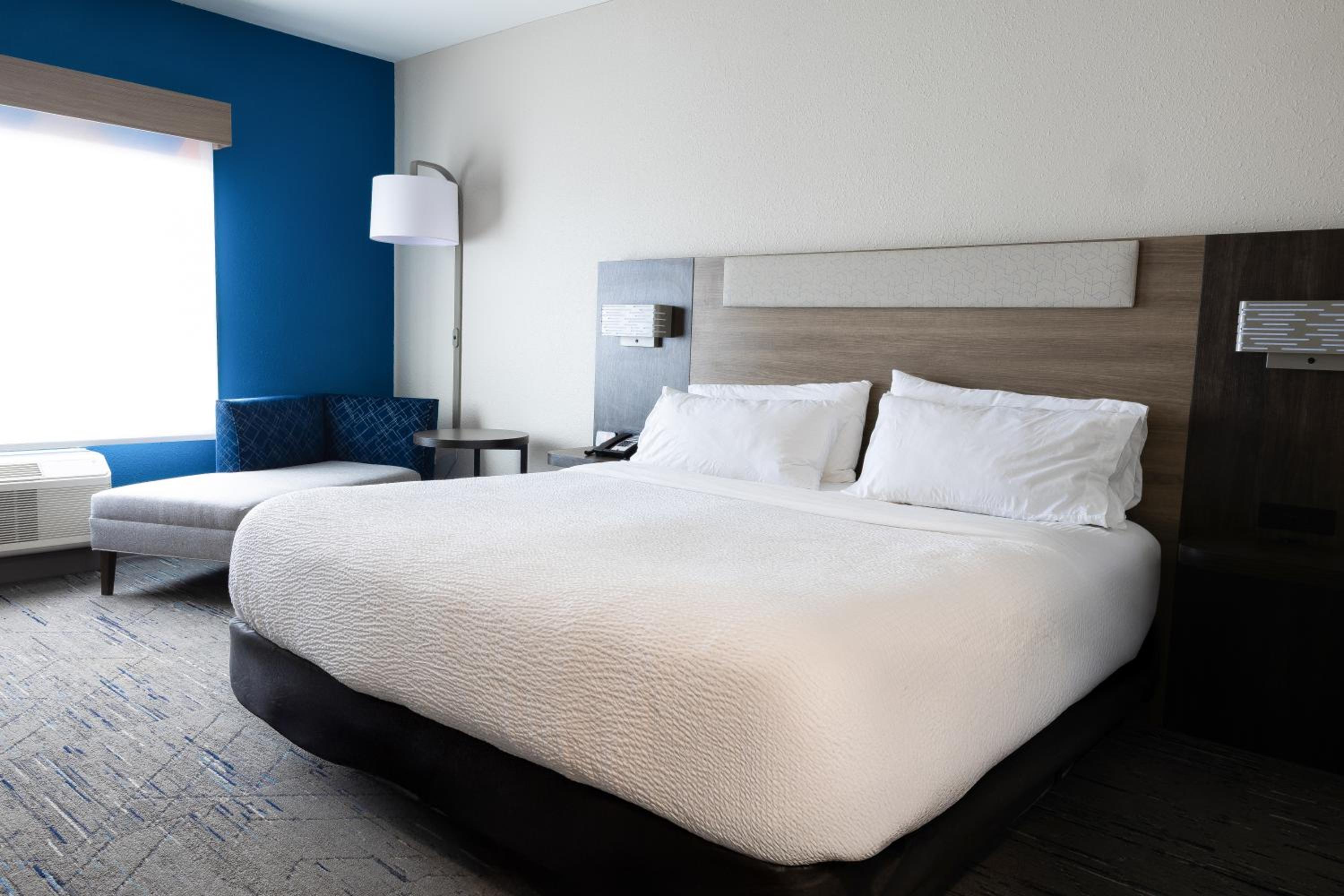 King Room - Mobility Access/Hearing Accessible