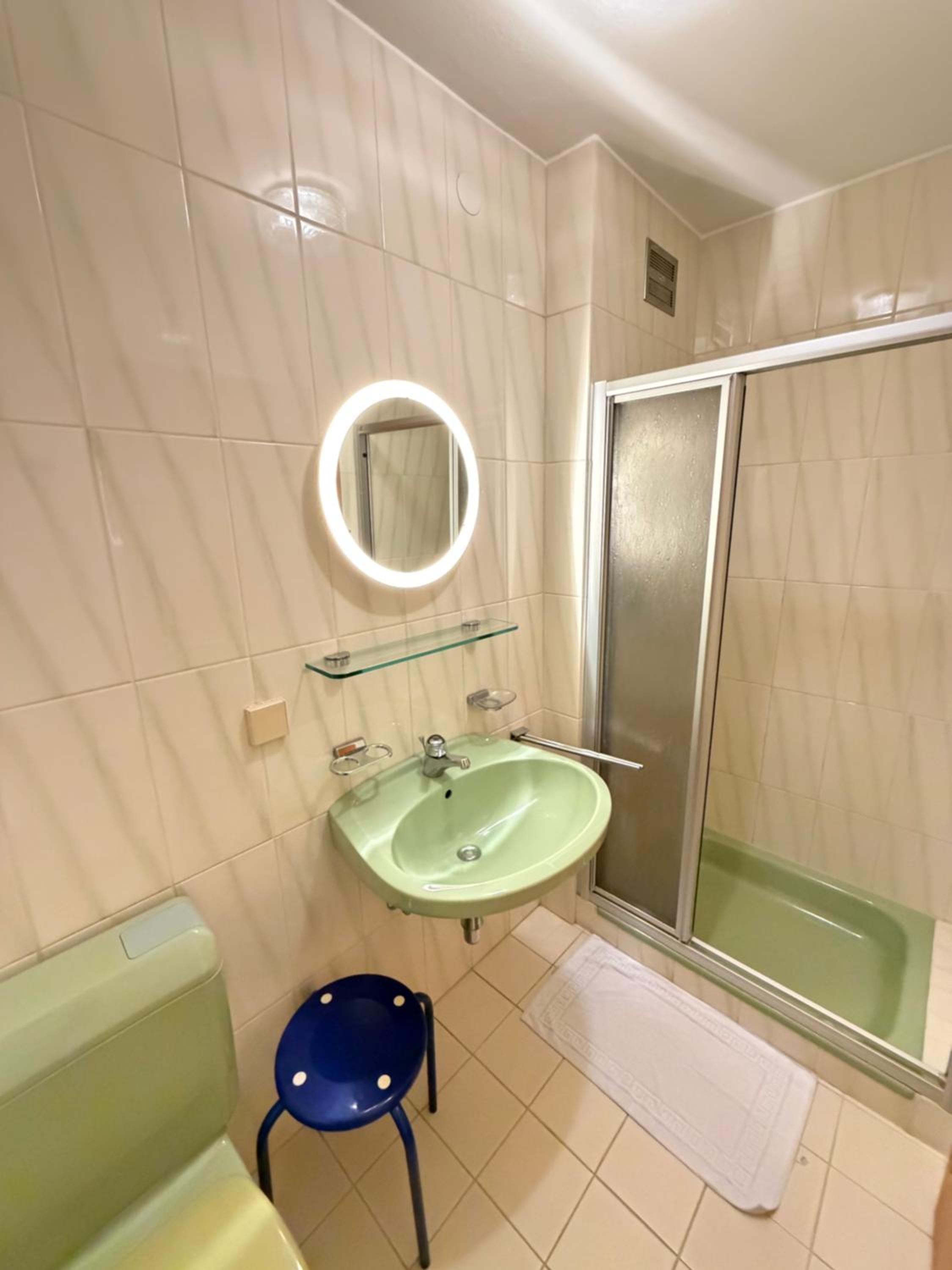 Single Room with Private Bathroom photo 2