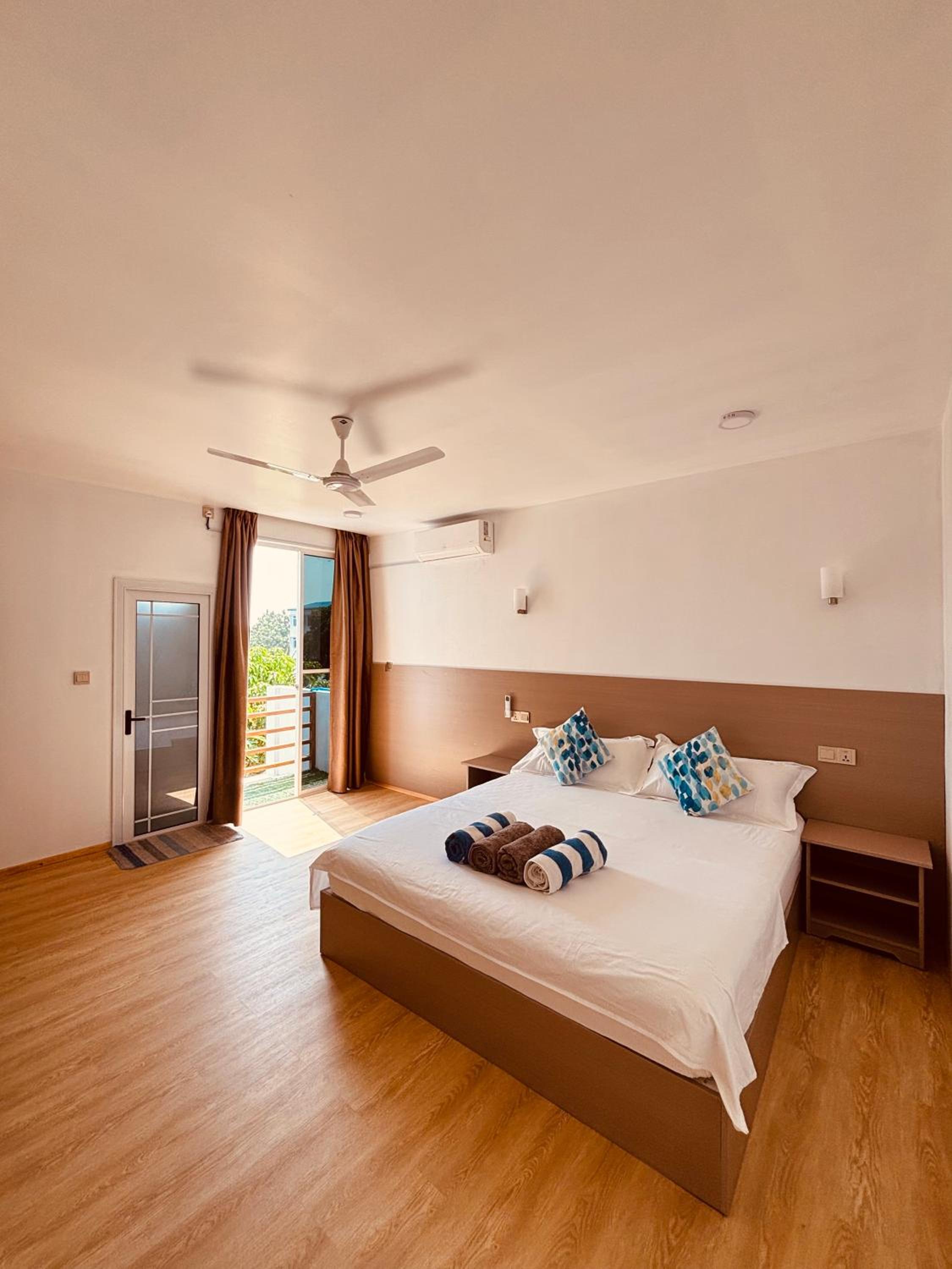 Deluxe King Room photo 3