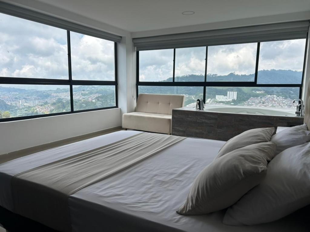 Twin Room with Bath photo 2