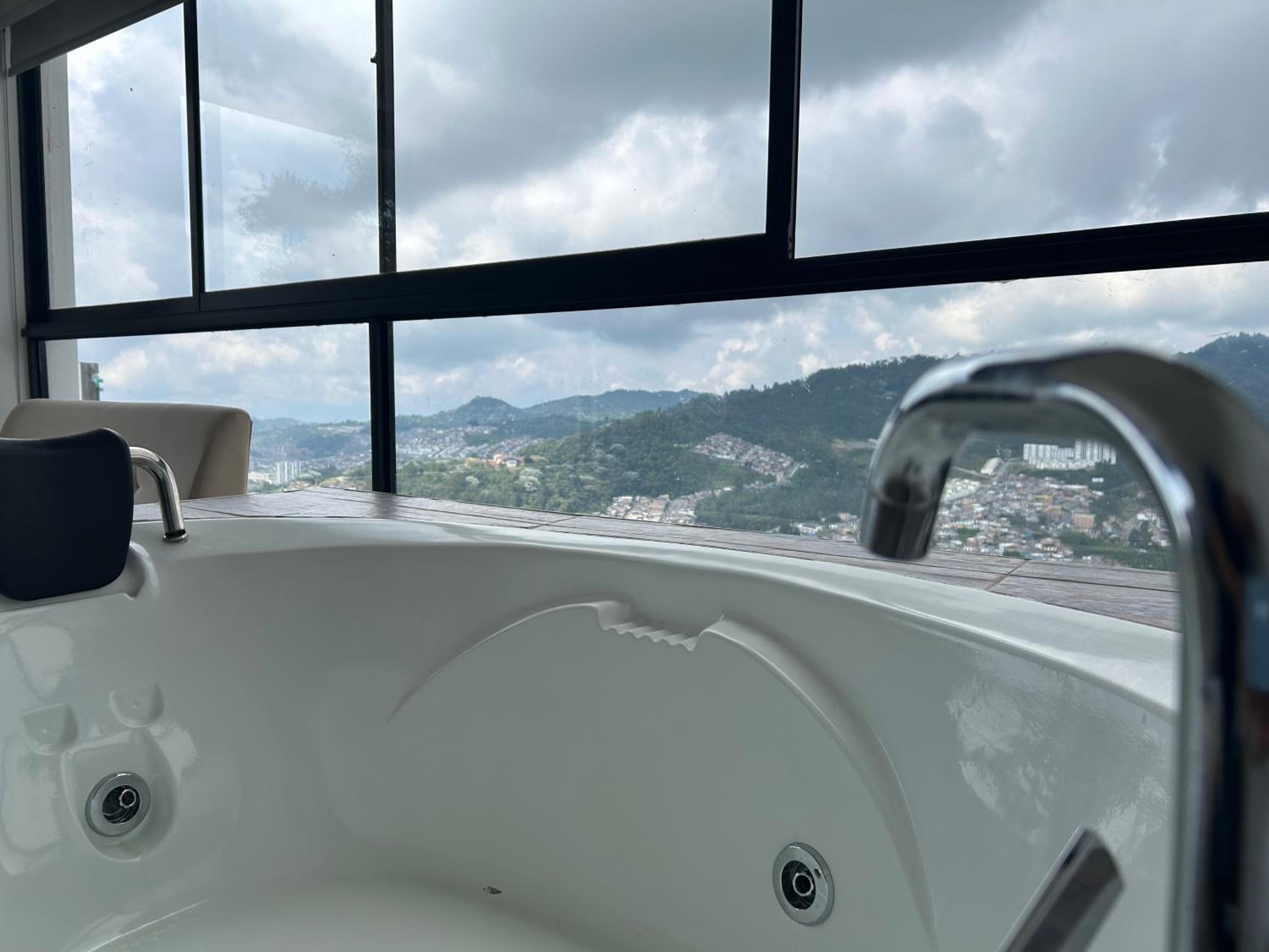 Twin Room with Bath photo 3