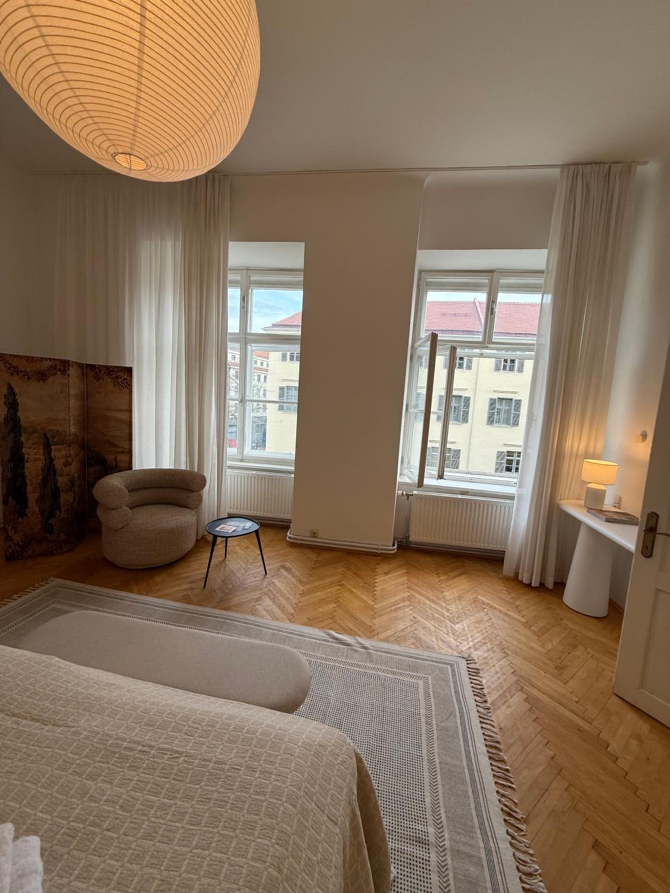 Deluxe Two-Bedroom Apartment with Garden View photo 3