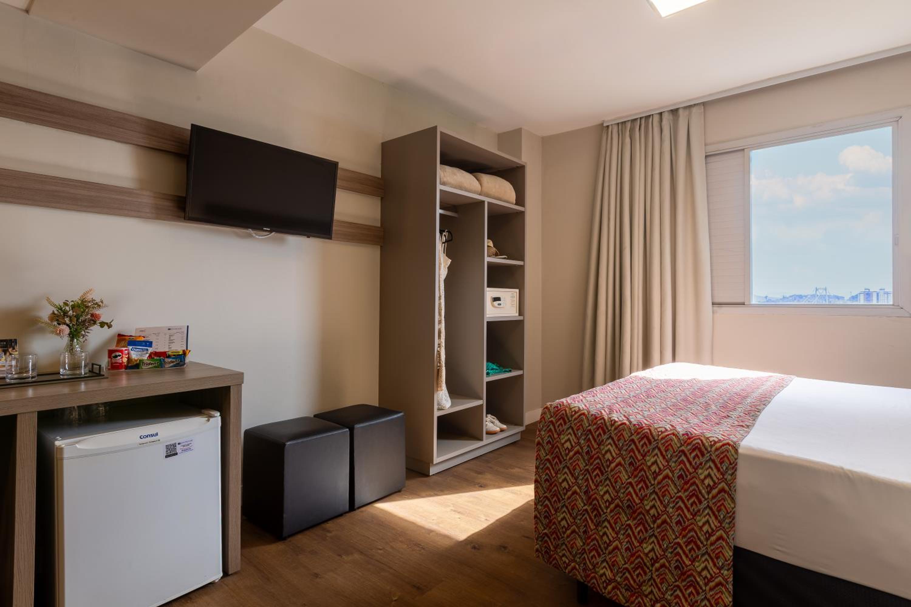 Deluxe Triple Room with Sea View
