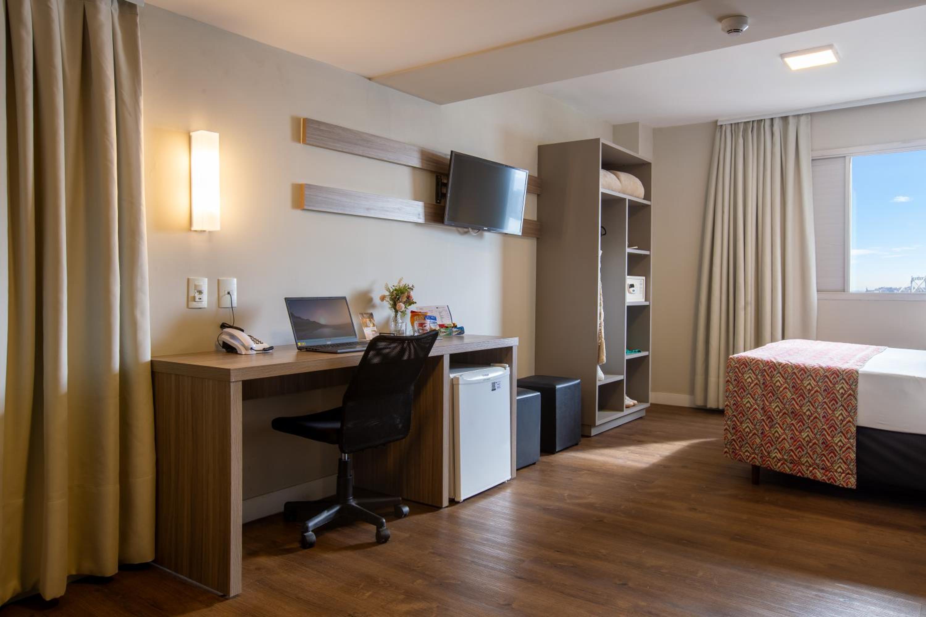 Deluxe Triple Room with Sea View