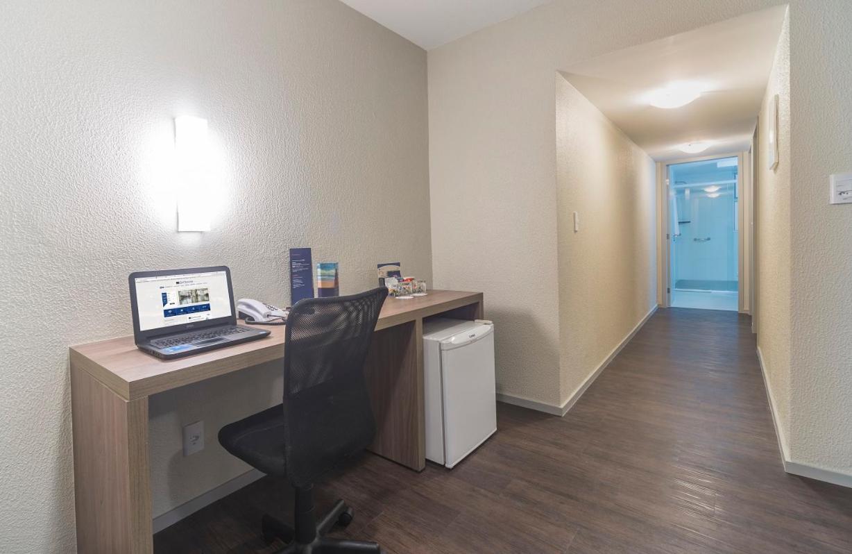 Two-Bedroom Deluxe Apartment with Ocean View - Photo 3