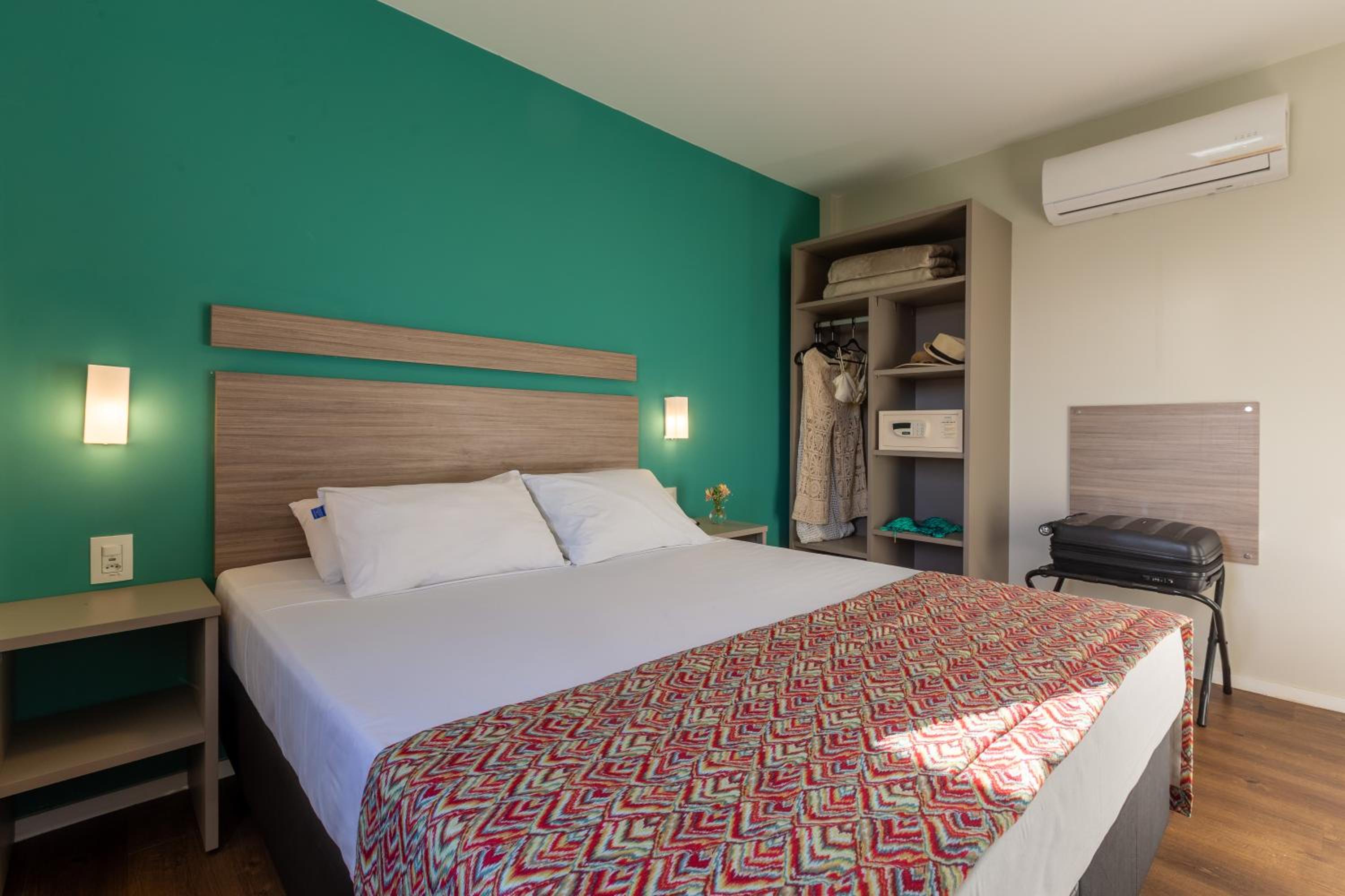 Two-Bedroom Deluxe Apartment with Ocean View - Photo 6