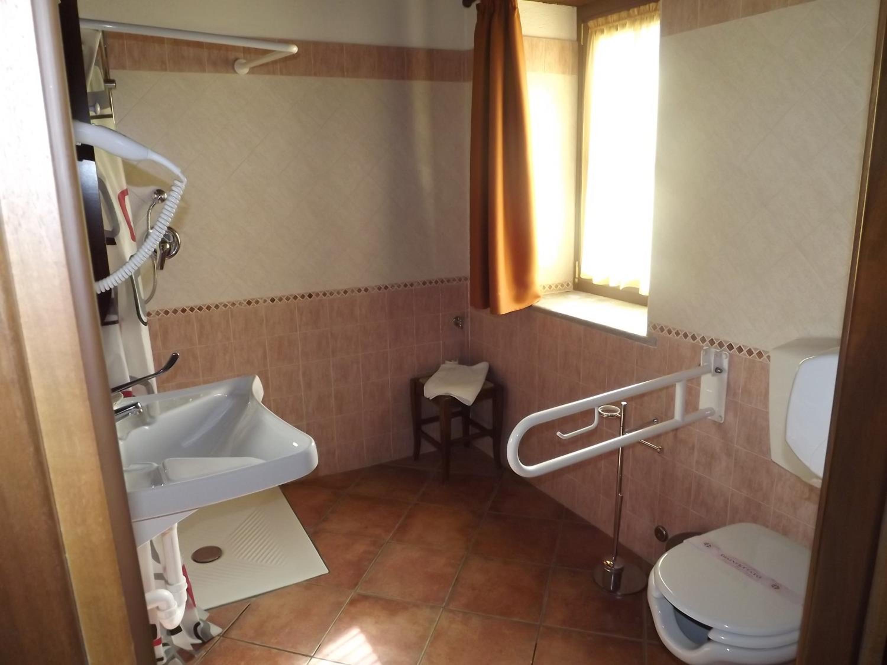 Studio - Disability Access - Photo 2