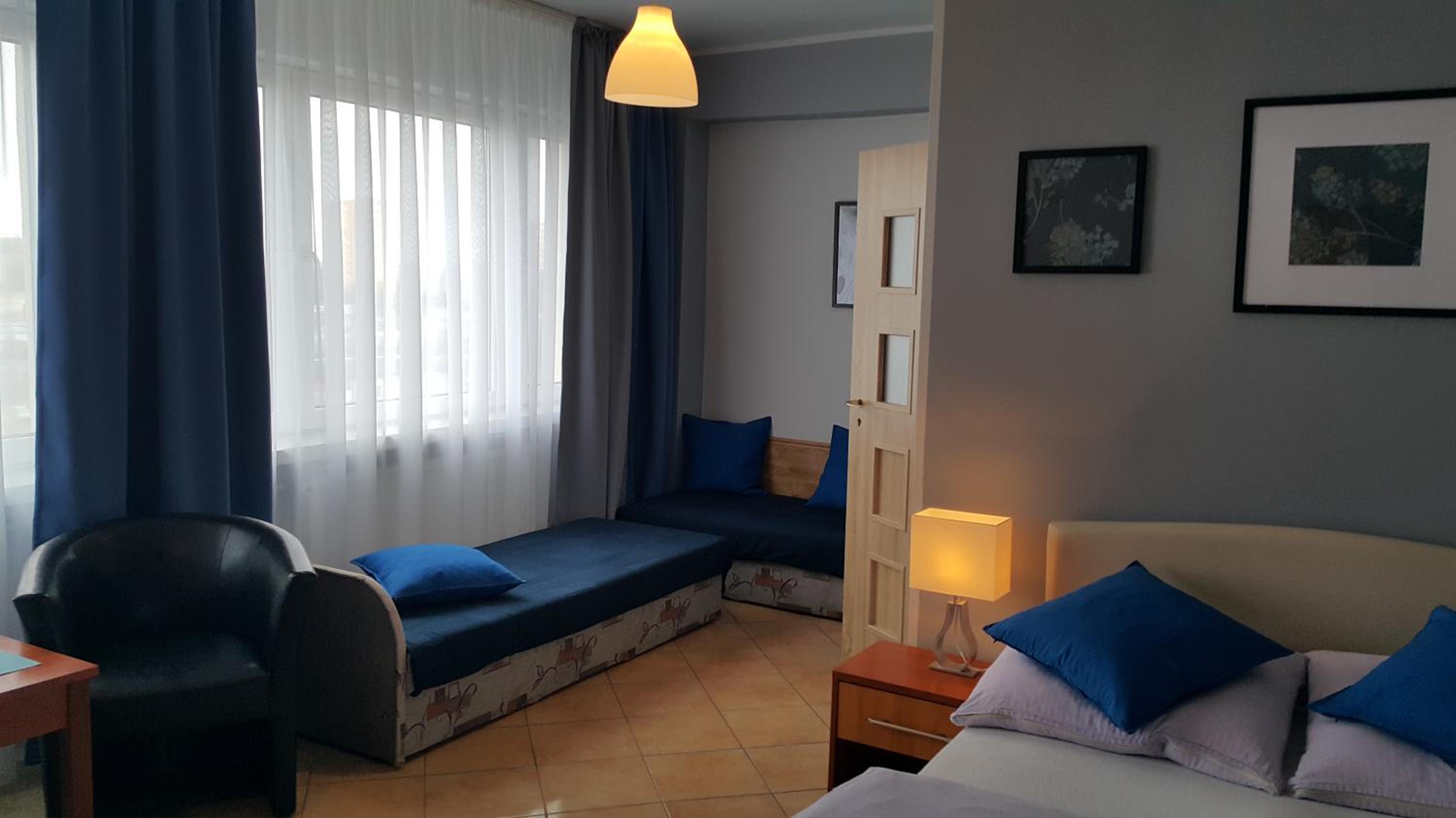 Double or Twin Room - Photo 9
