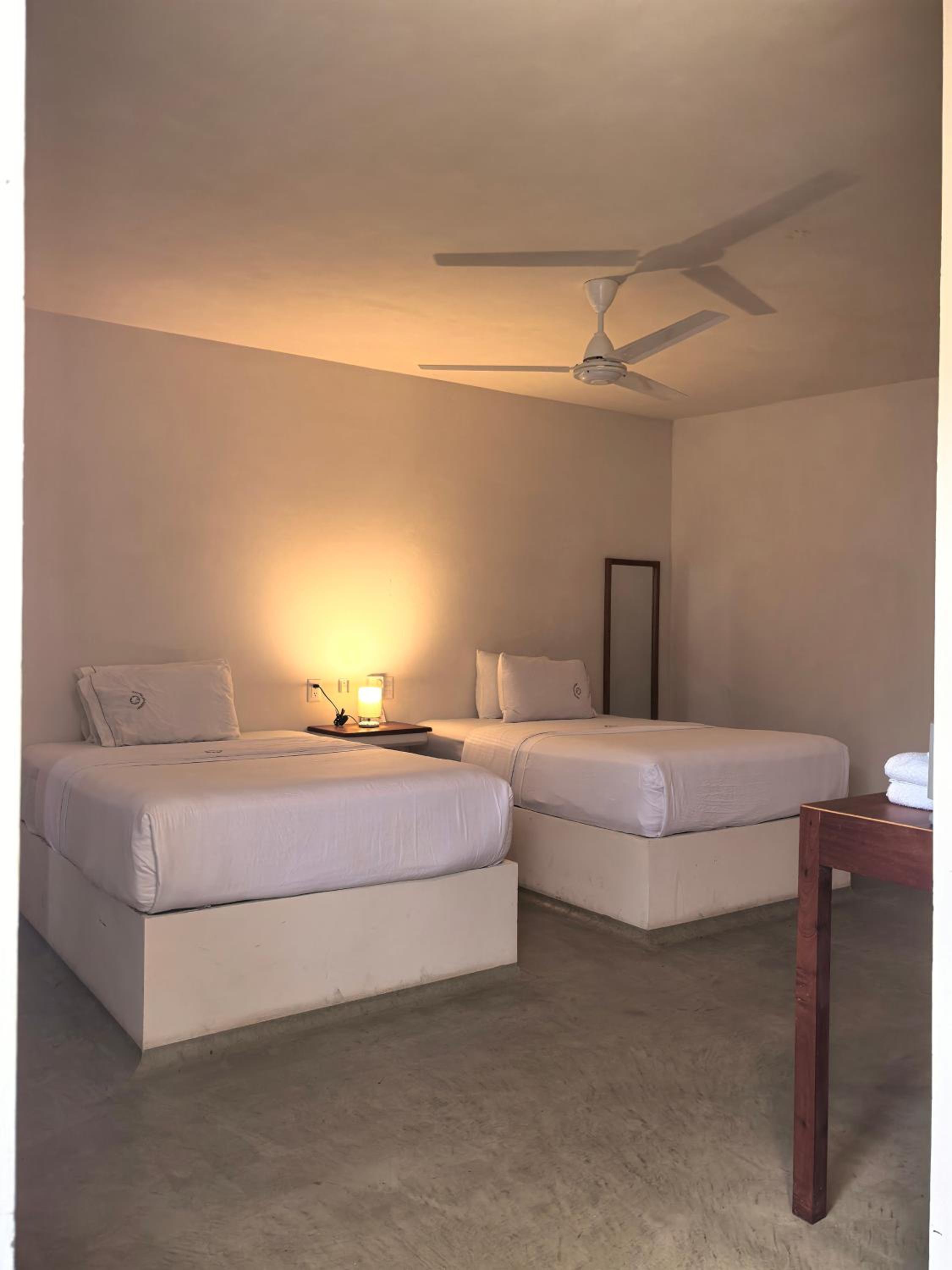 Deluxe Double Room with Two Double Beds photo 2