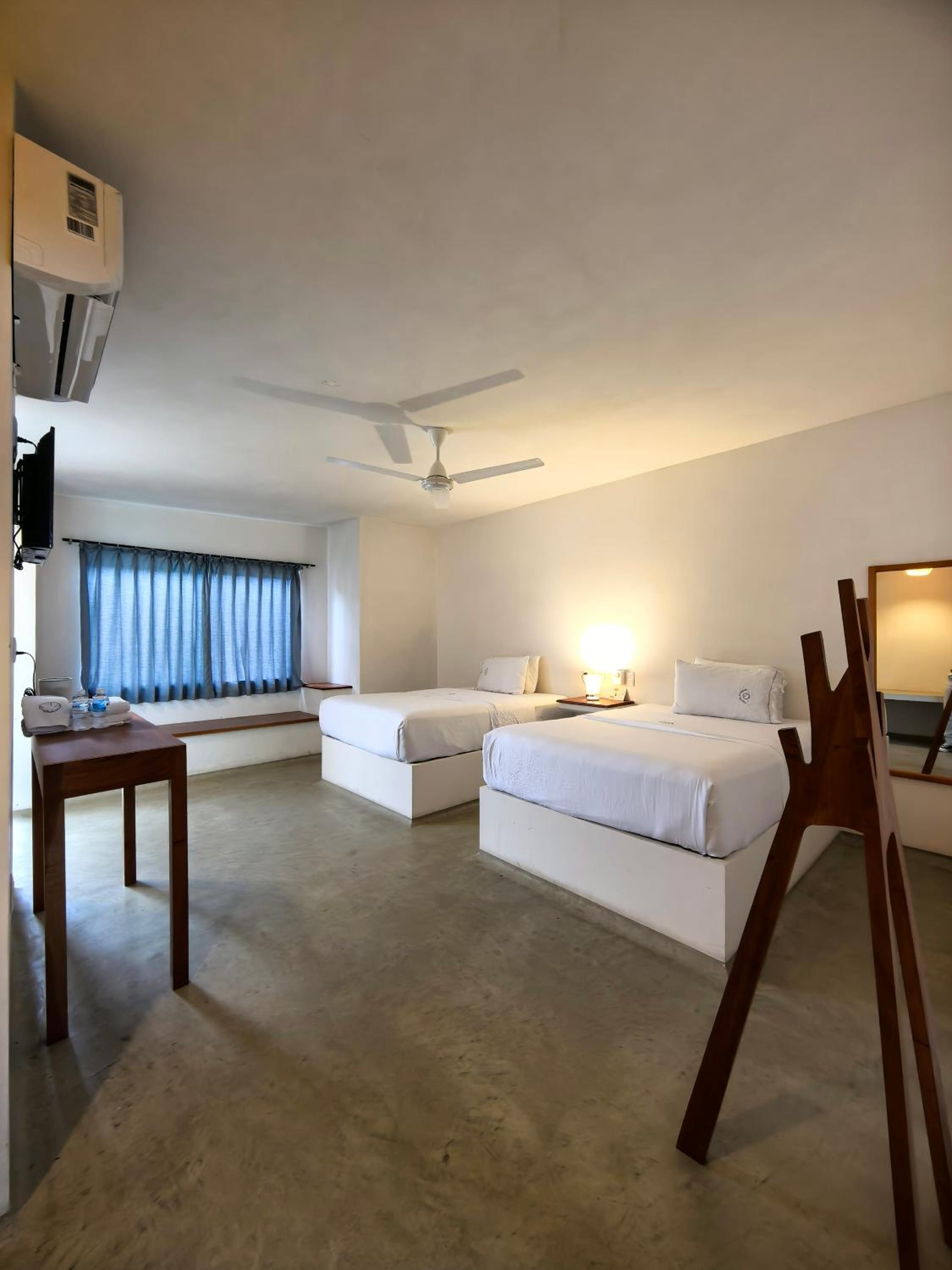 Deluxe Double Room with Two Double Beds photo 3