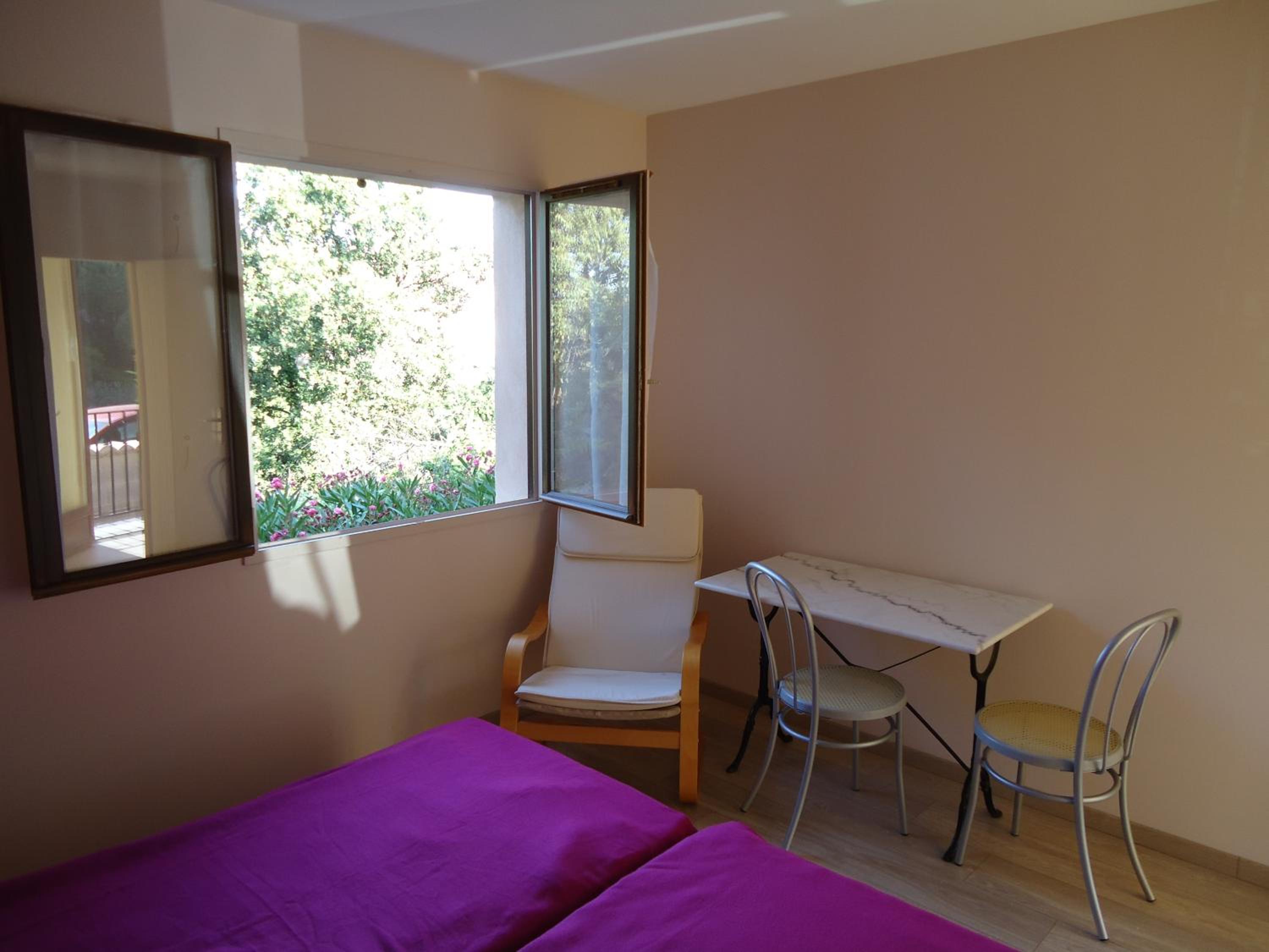 Two-Bedroom Suite - Photo 2